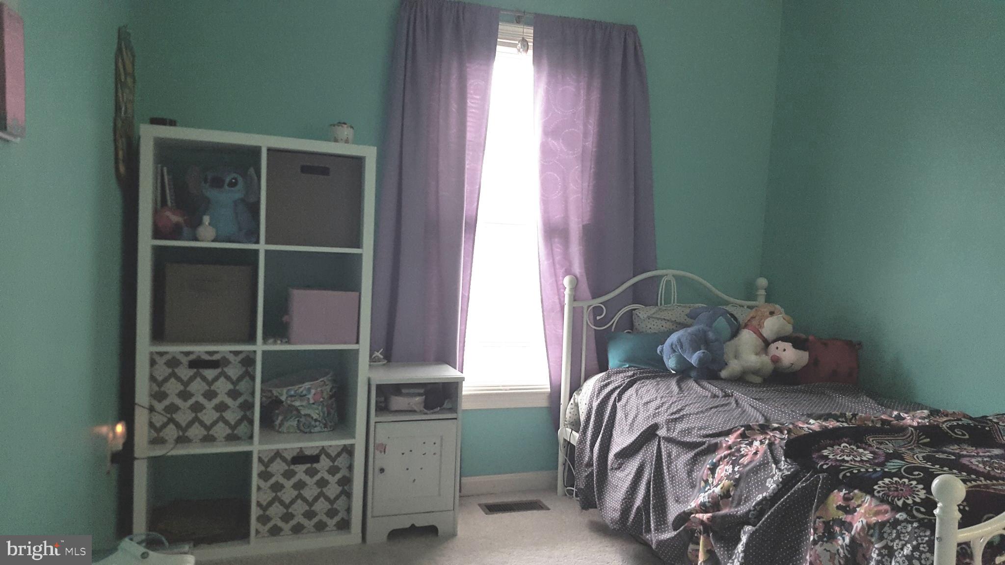 MONTCLAIR/COUNTRY CLUB - Residential