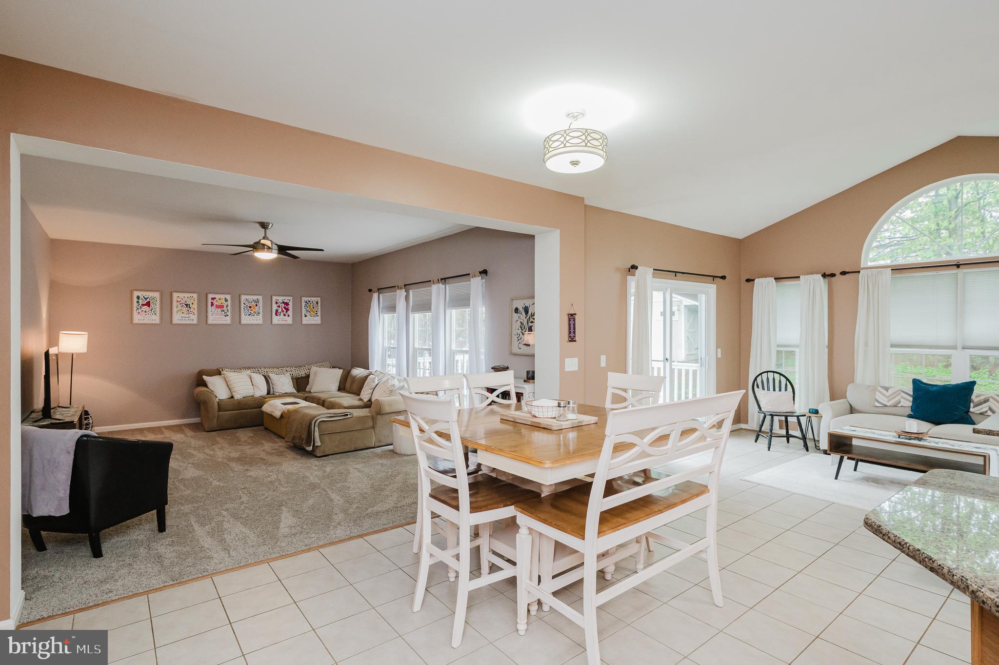 OVERVIEW MANOR - Residential
