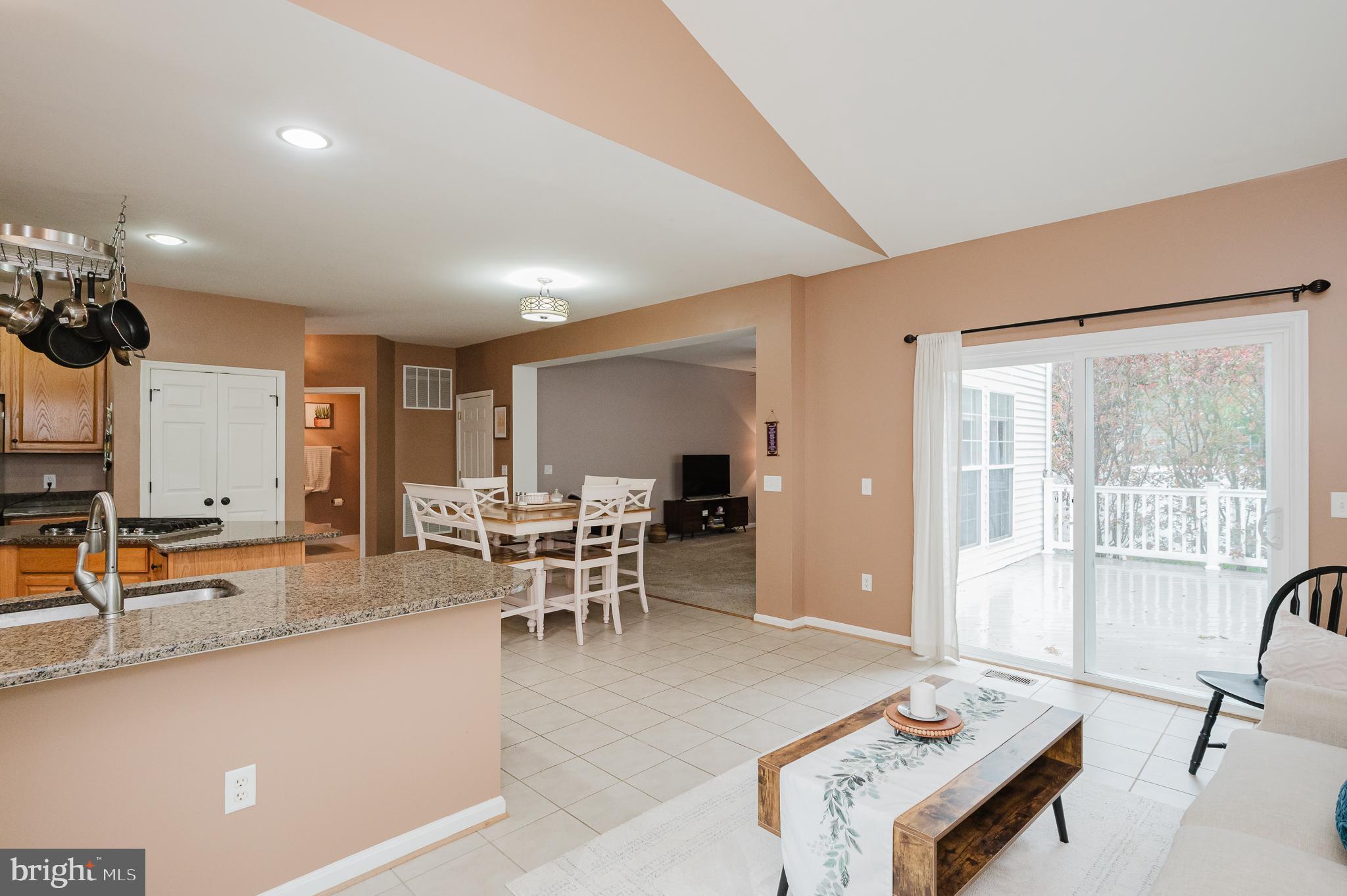 OVERVIEW MANOR - Residential