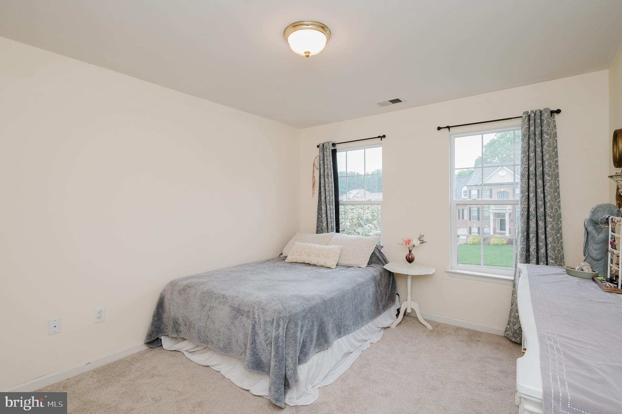 OVERVIEW MANOR - Residential