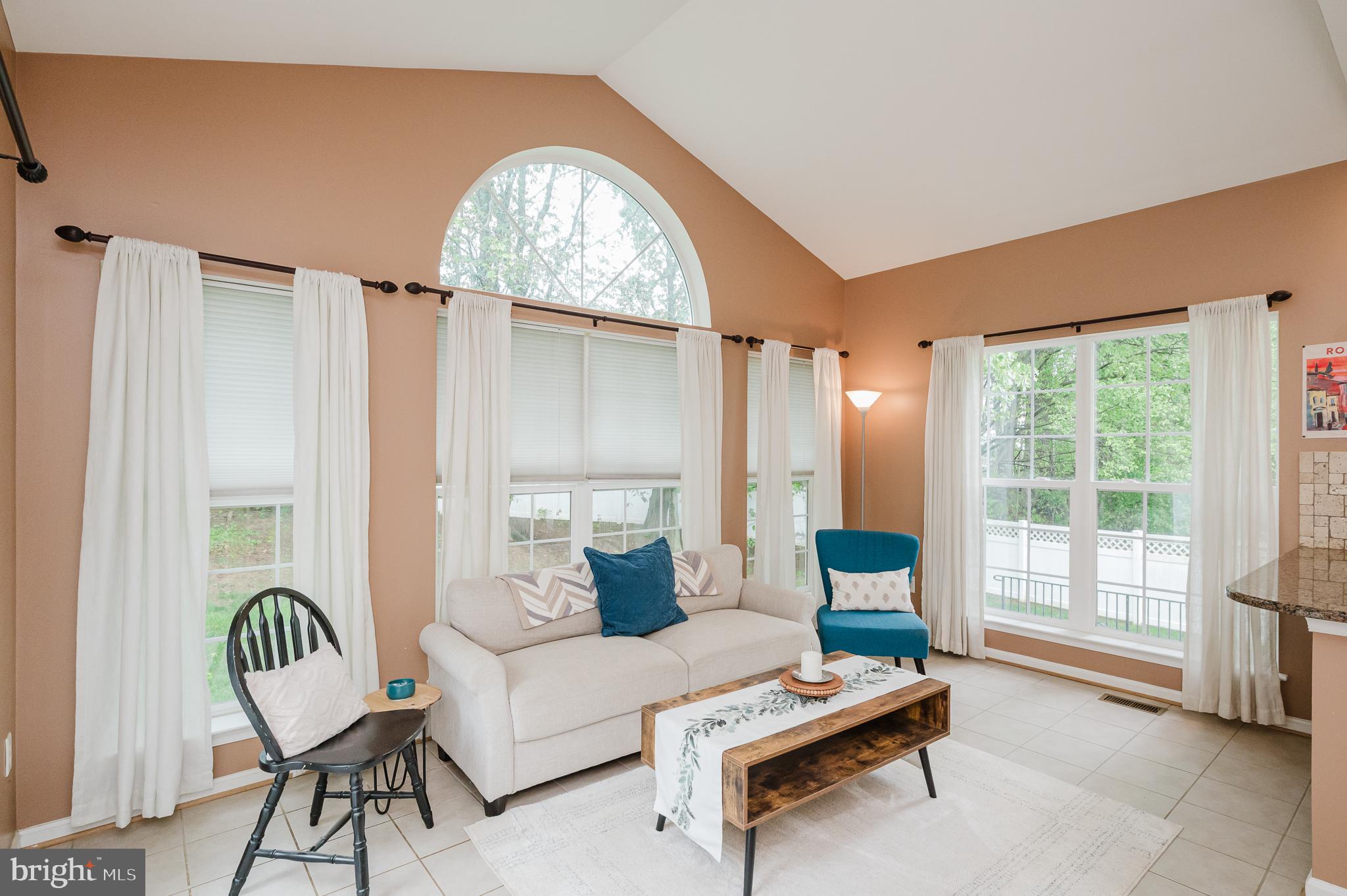 OVERVIEW MANOR - Residential