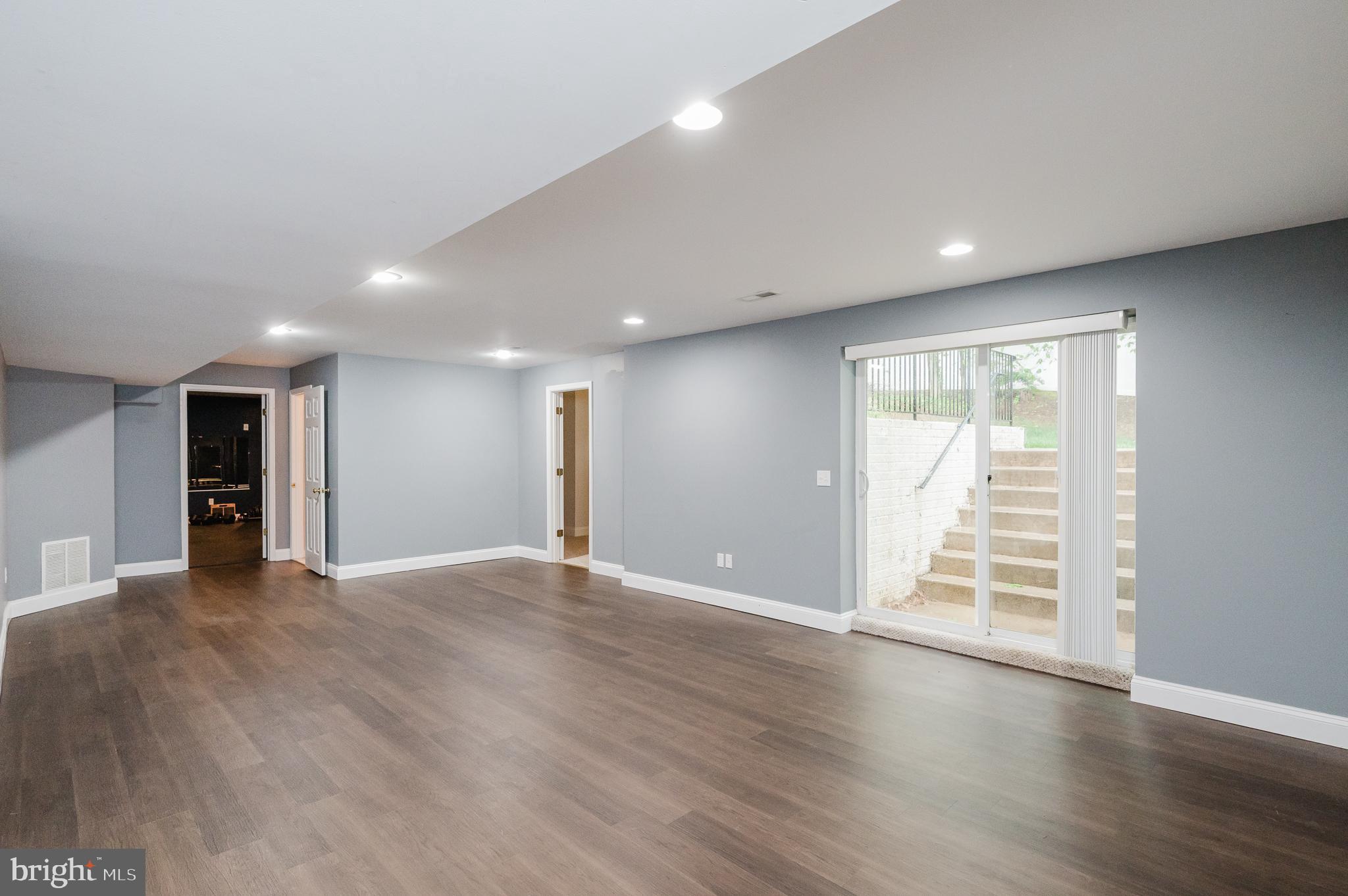 OVERVIEW MANOR - Residential