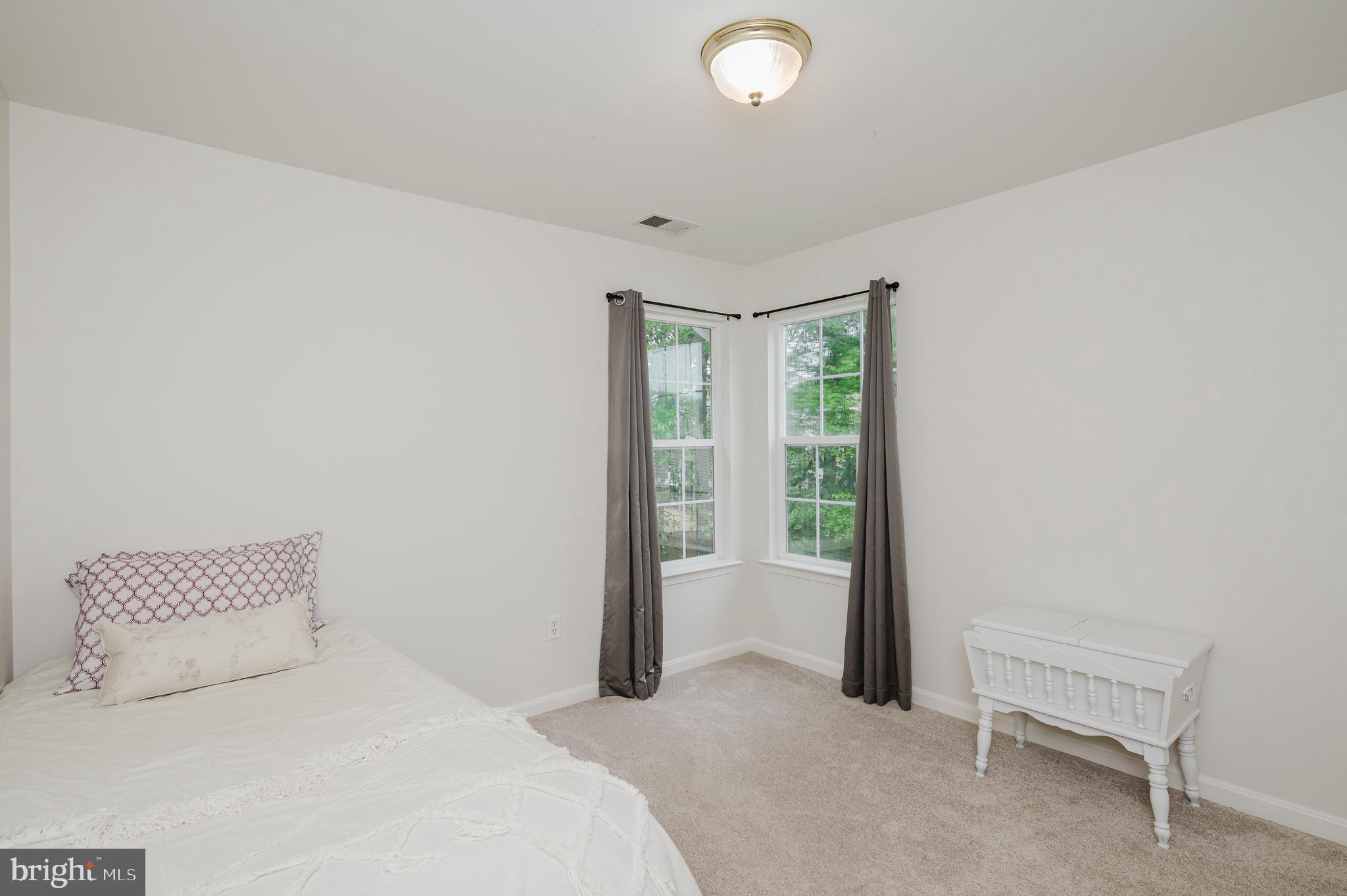 OVERVIEW MANOR - Residential