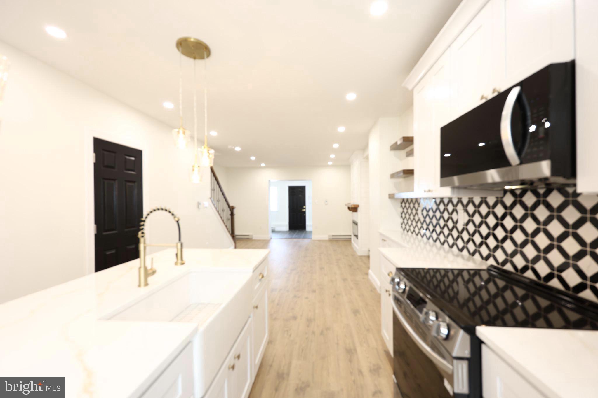ELMWOOD PARK - Residential