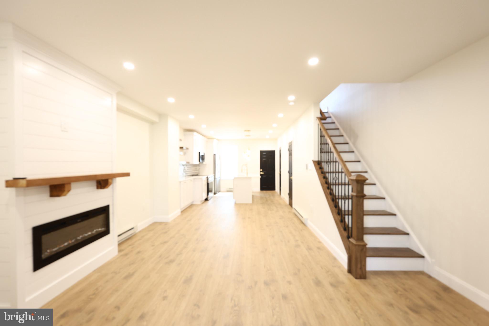 ELMWOOD PARK - Residential
