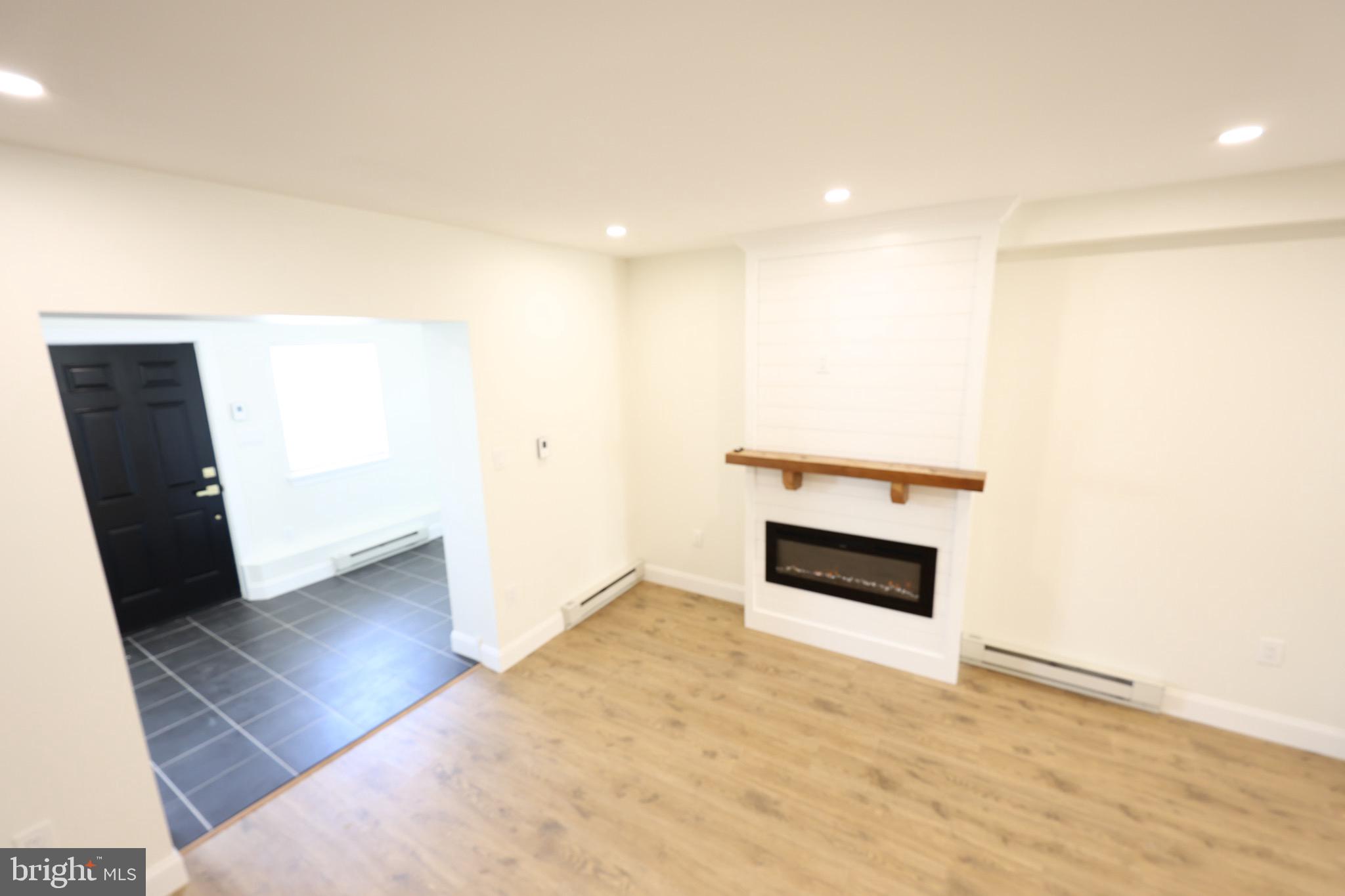 ELMWOOD PARK - Residential