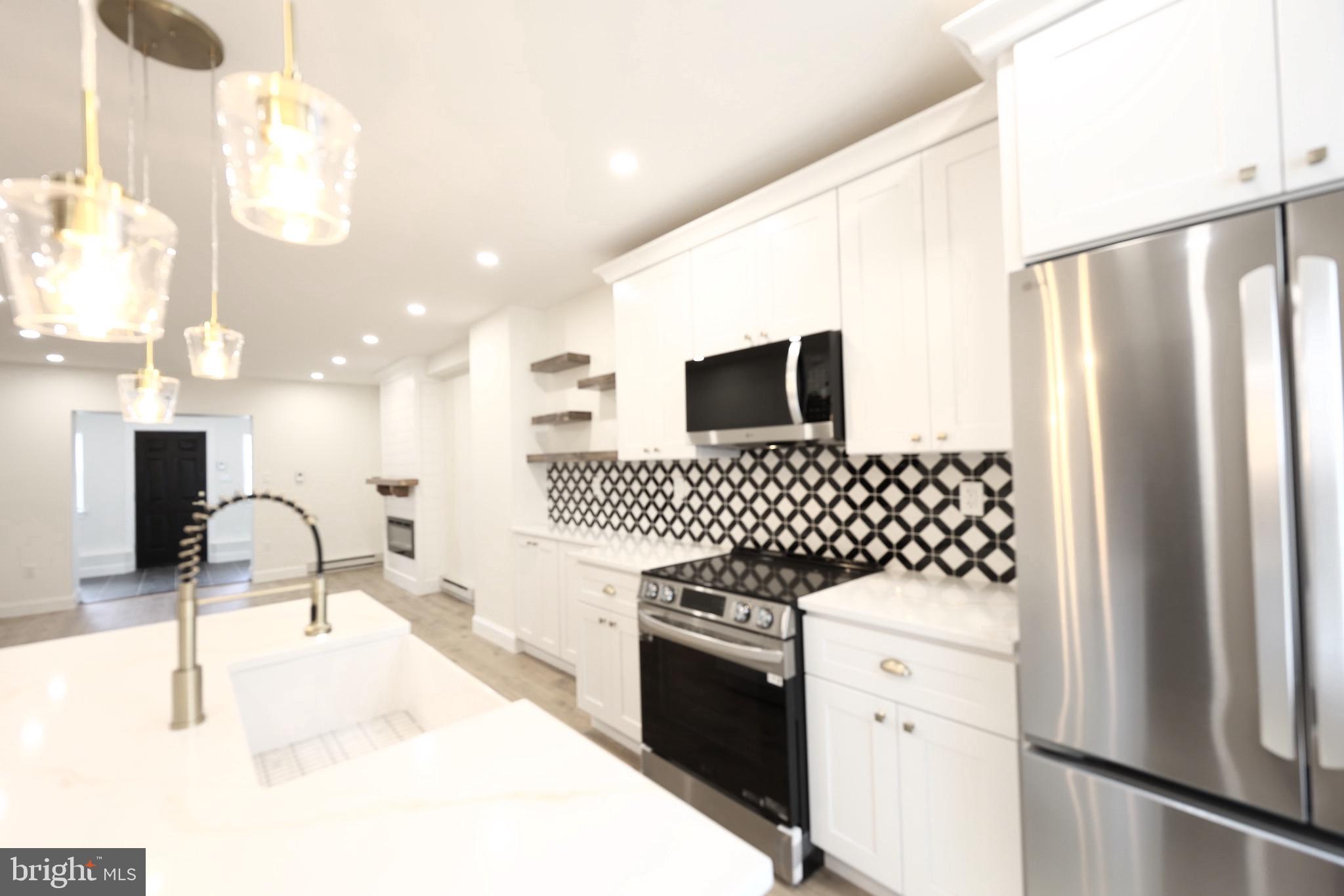 ELMWOOD PARK - Residential