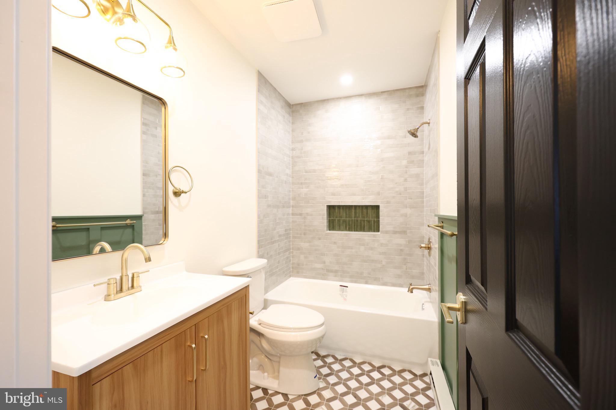 ELMWOOD PARK - Residential