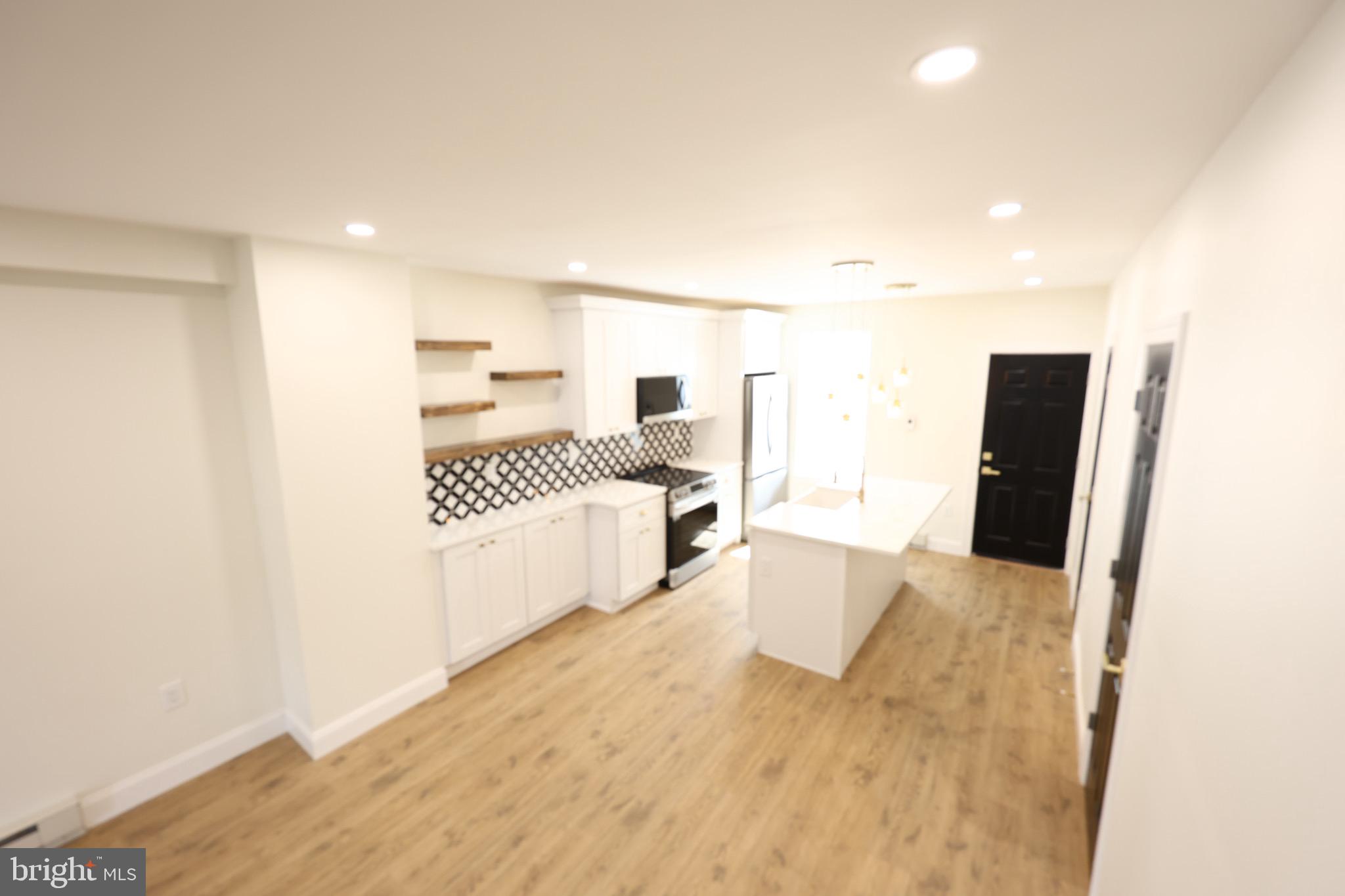 ELMWOOD PARK - Residential