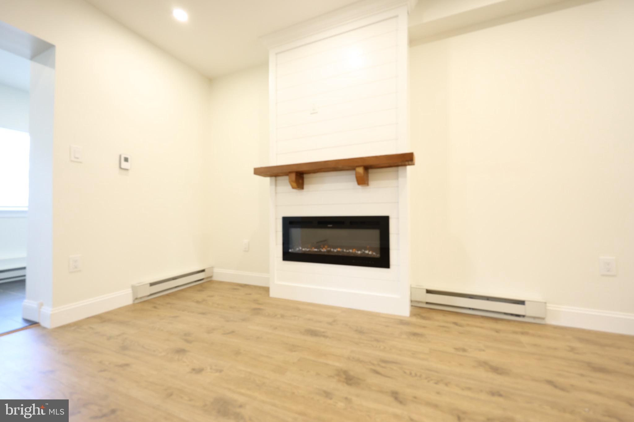 ELMWOOD PARK - Residential
