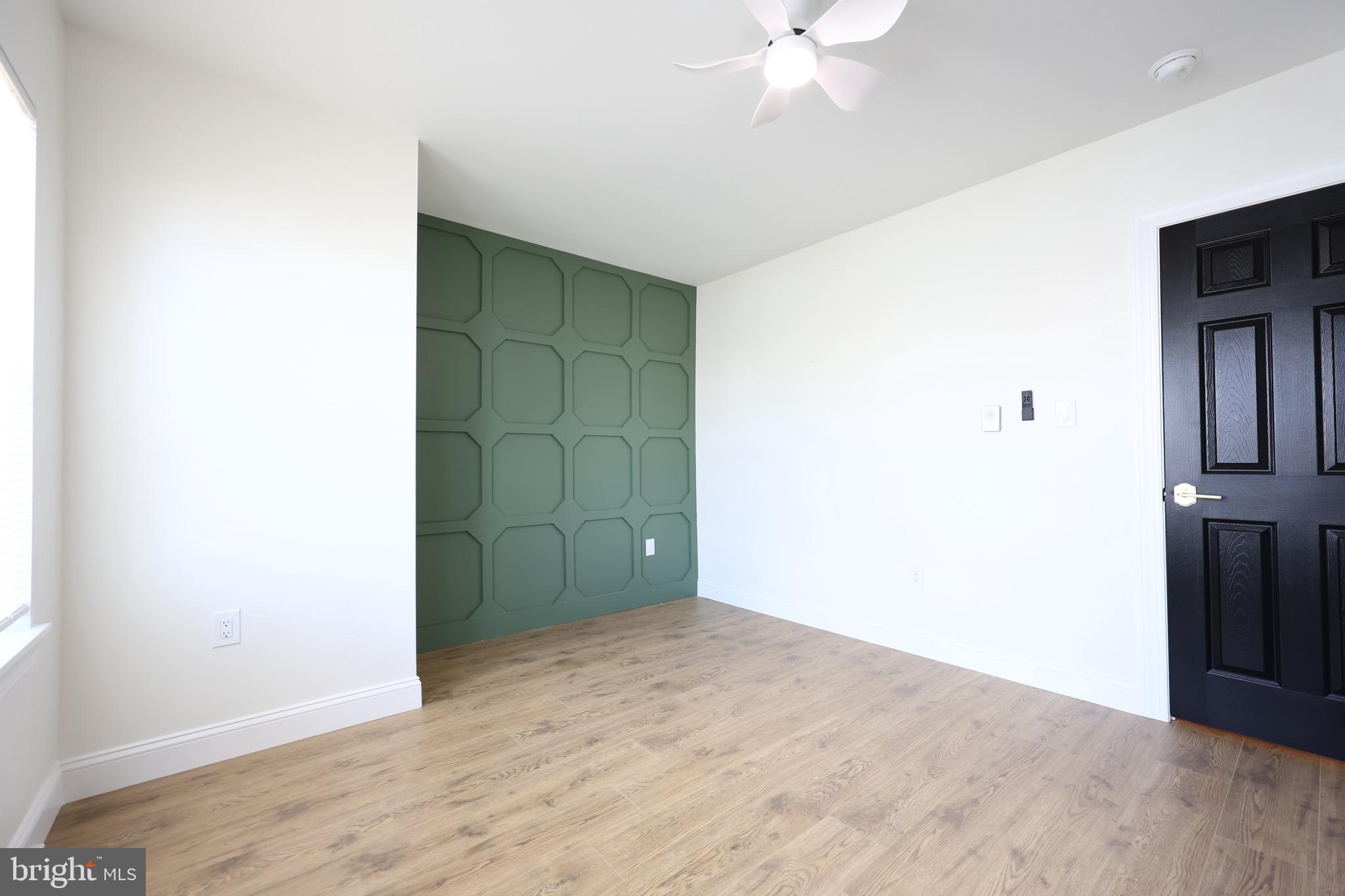 ELMWOOD PARK - Residential