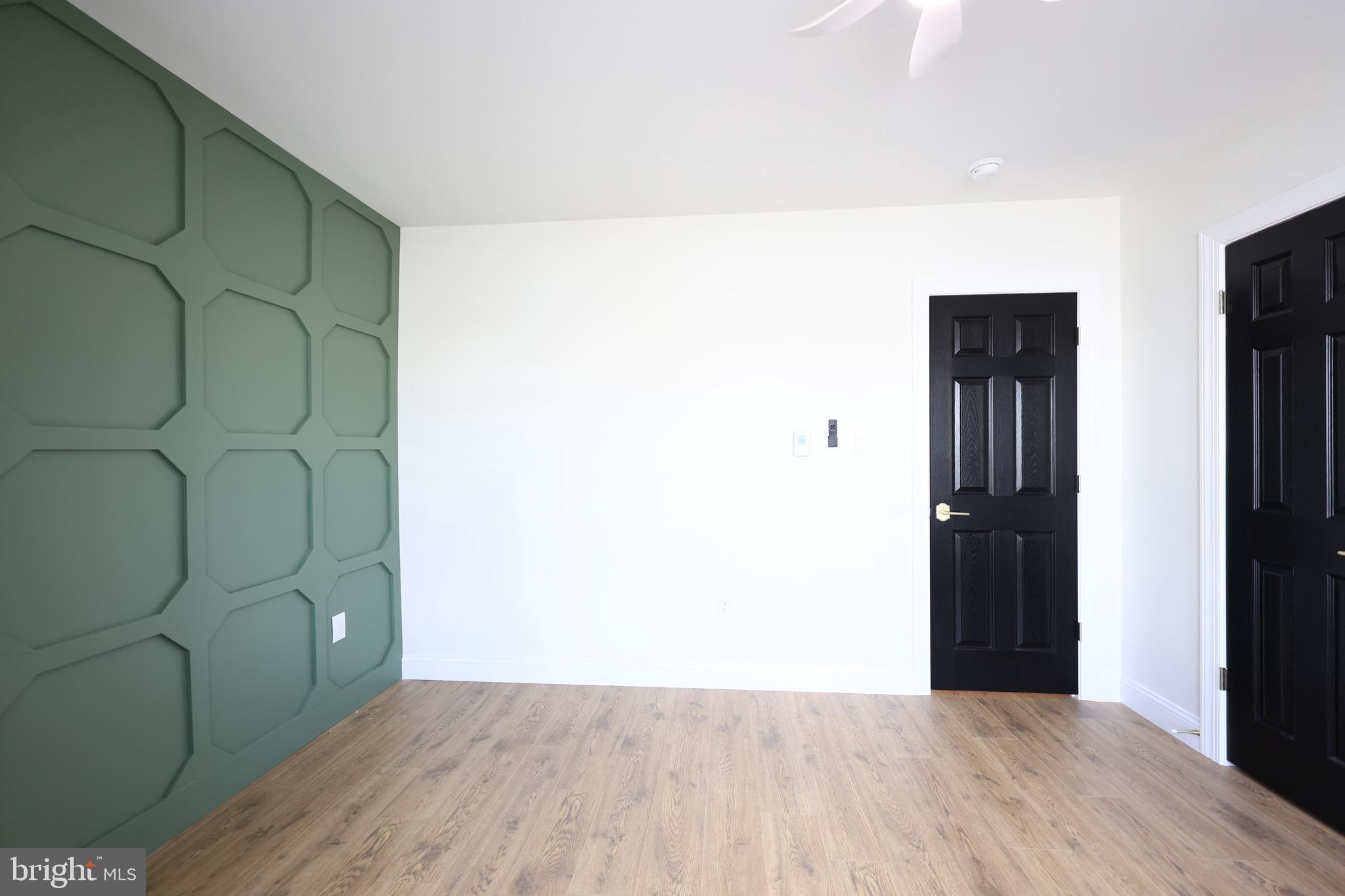 ELMWOOD PARK - Residential
