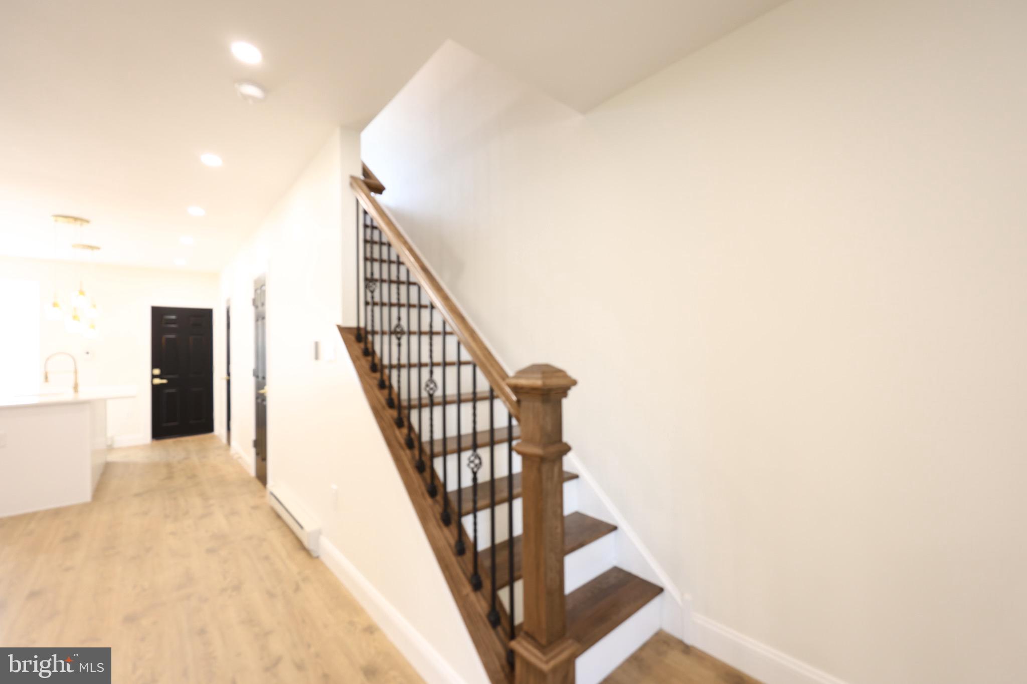 ELMWOOD PARK - Residential