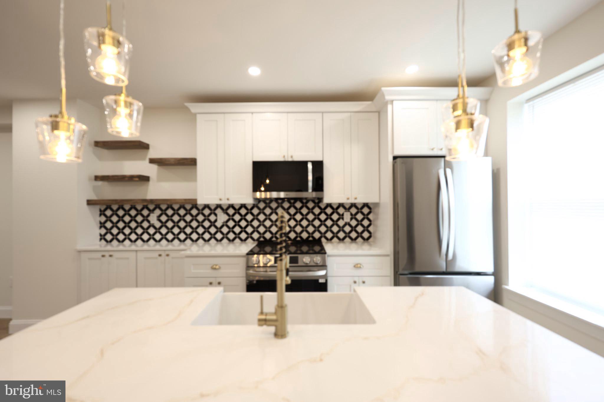 ELMWOOD PARK - Residential