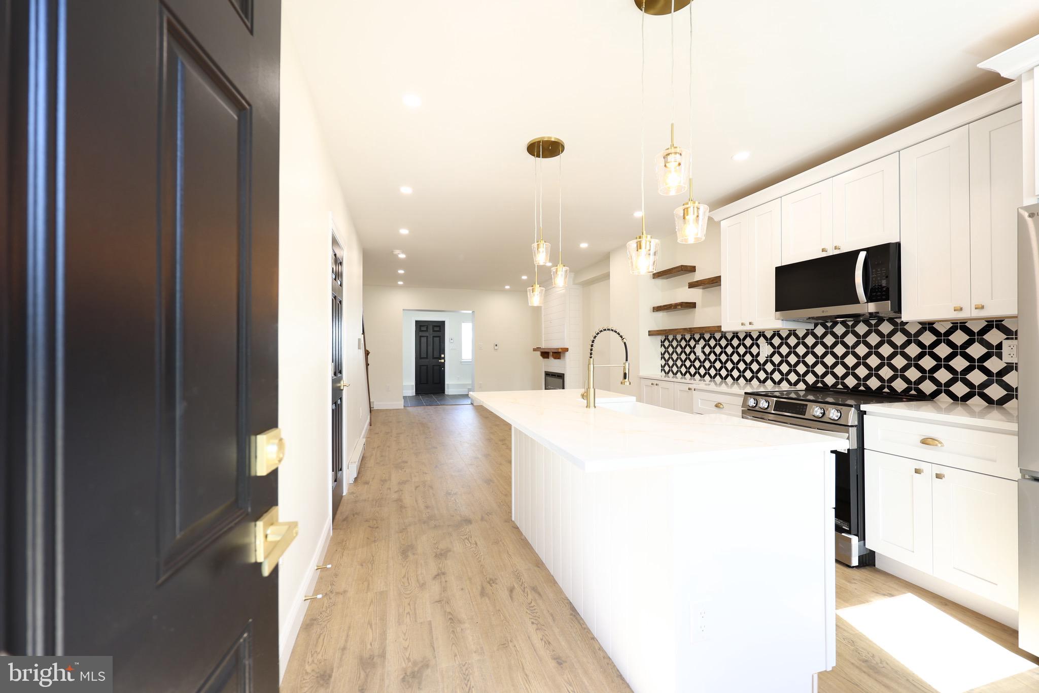 ELMWOOD PARK - Residential
