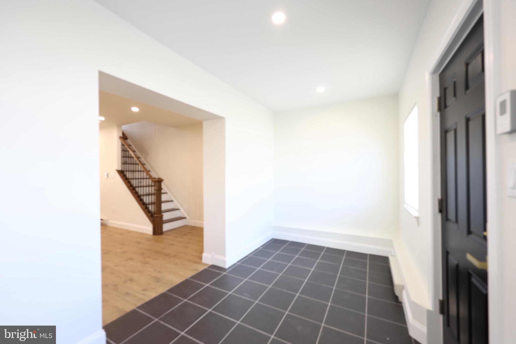 ELMWOOD PARK - Residential