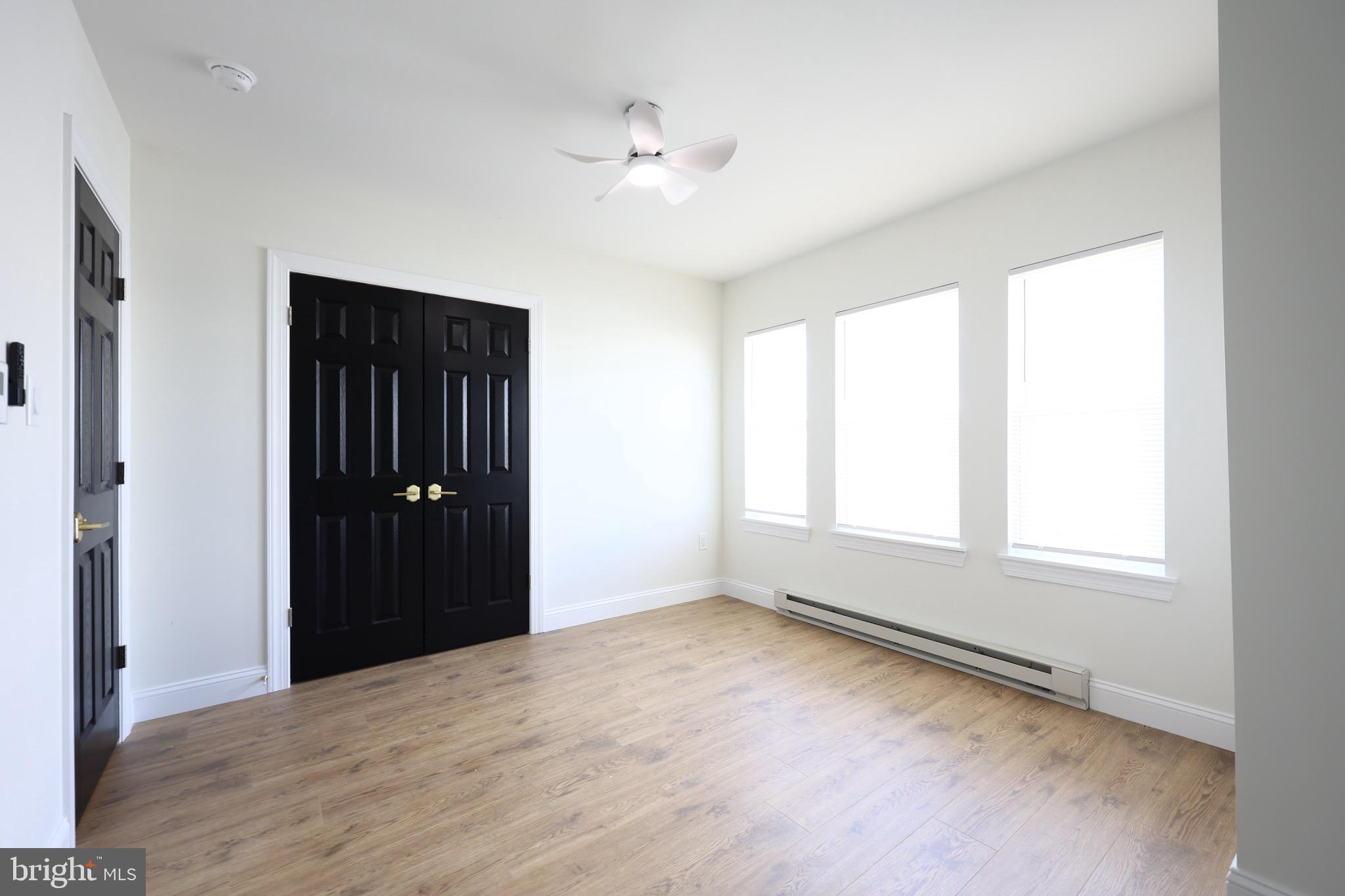 ELMWOOD PARK - Residential
