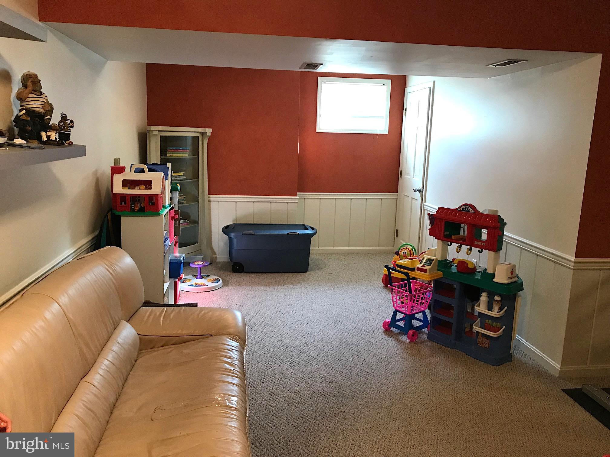 LAUREL HILLS - Residential
