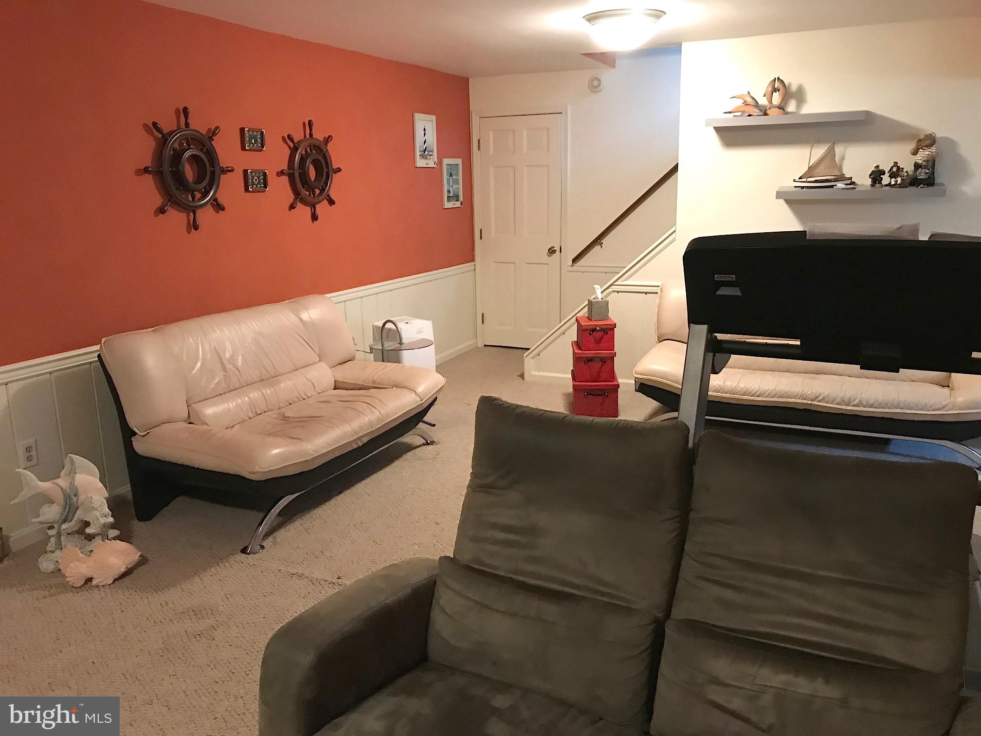 LAUREL HILLS - Residential