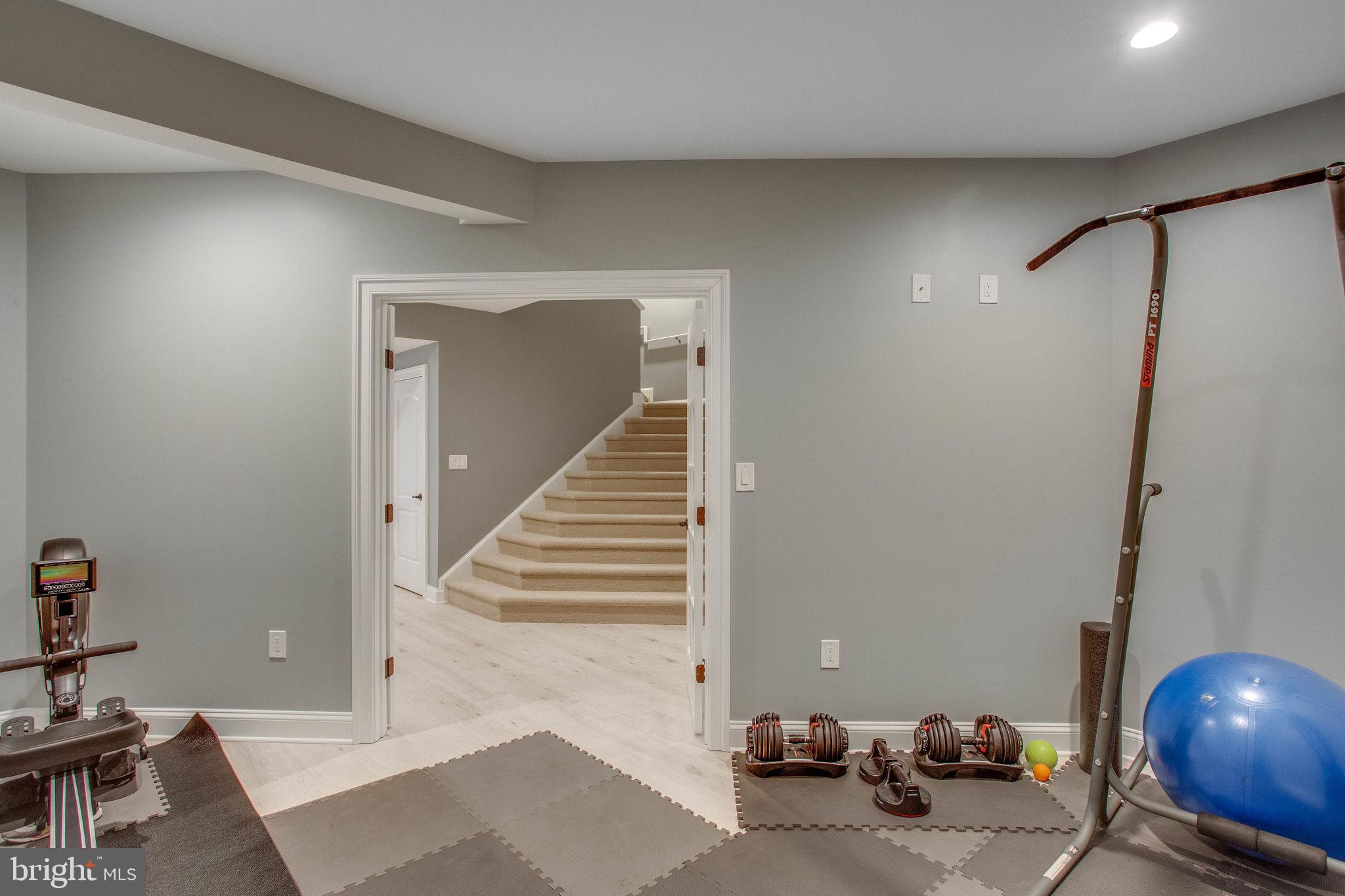 SEVEN HILLS - Residential