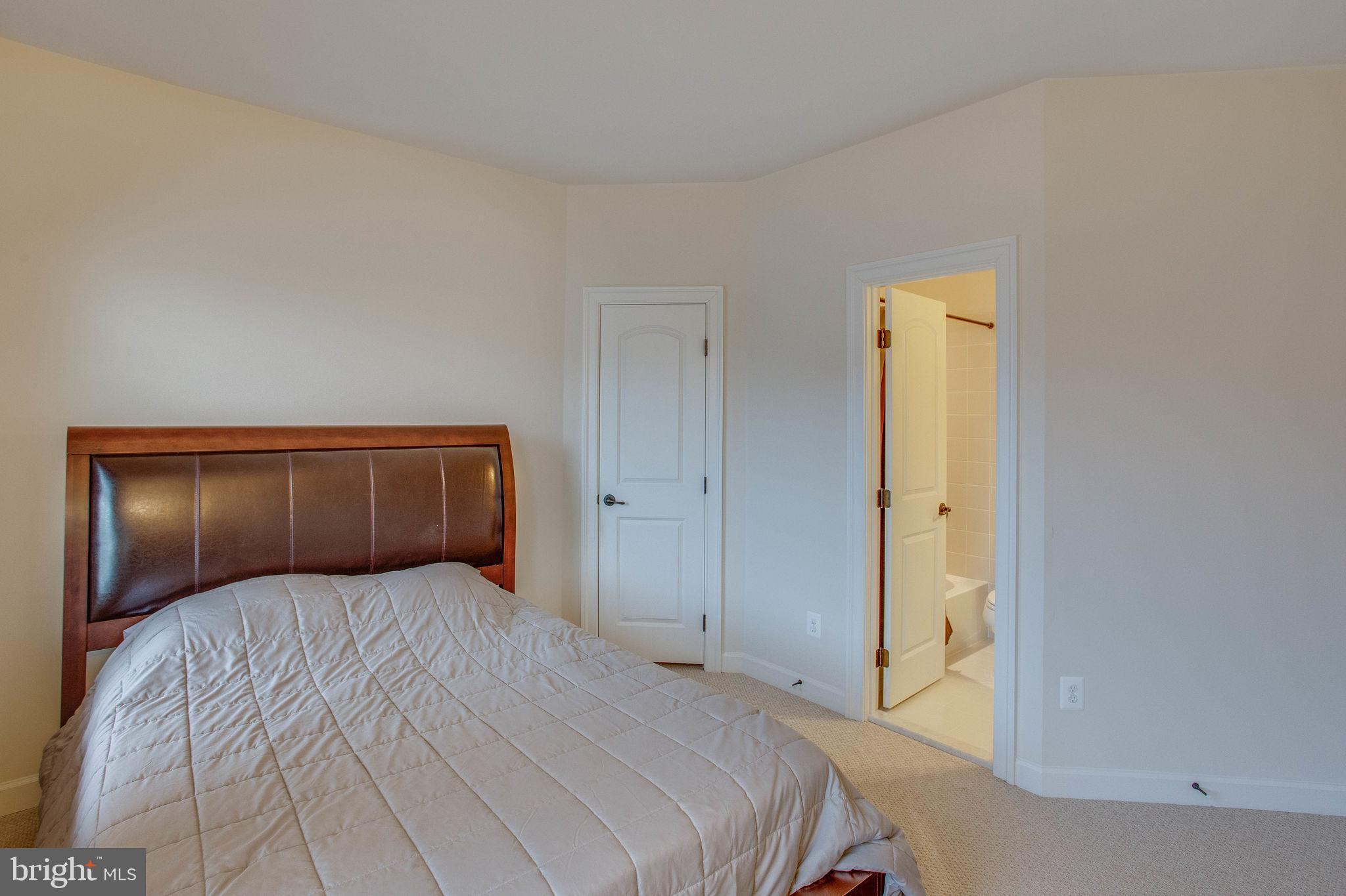 SEVEN HILLS - Residential