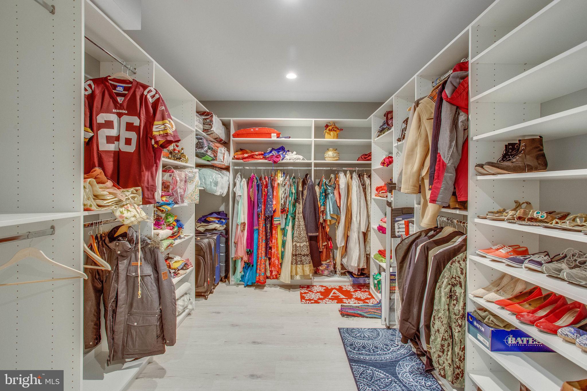 SEVEN HILLS - Residential