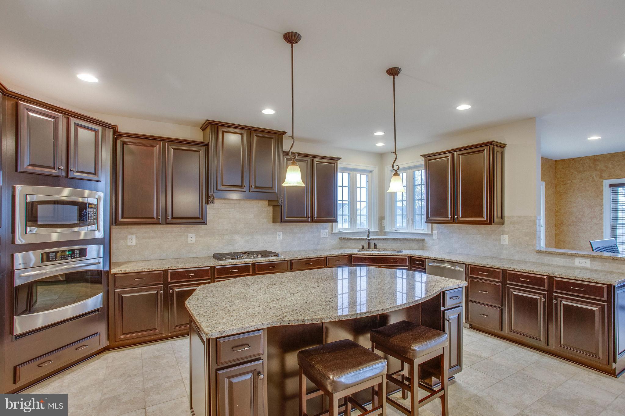 SEVEN HILLS - Residential