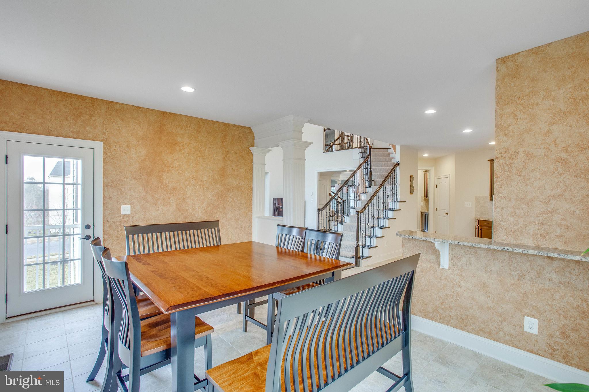 SEVEN HILLS - Residential