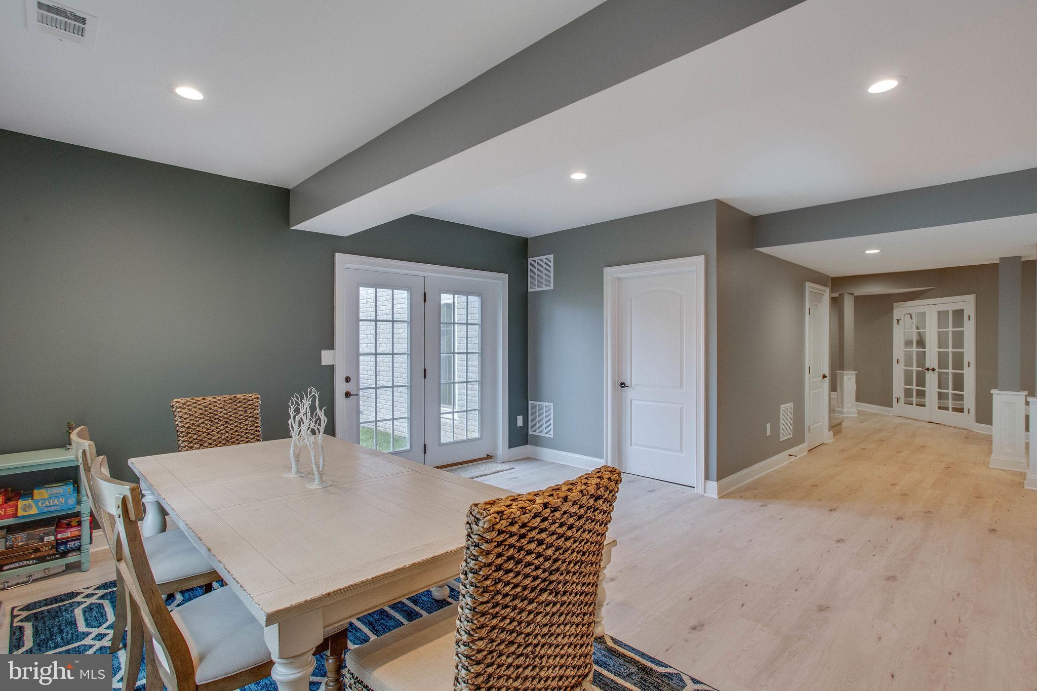 SEVEN HILLS - Residential