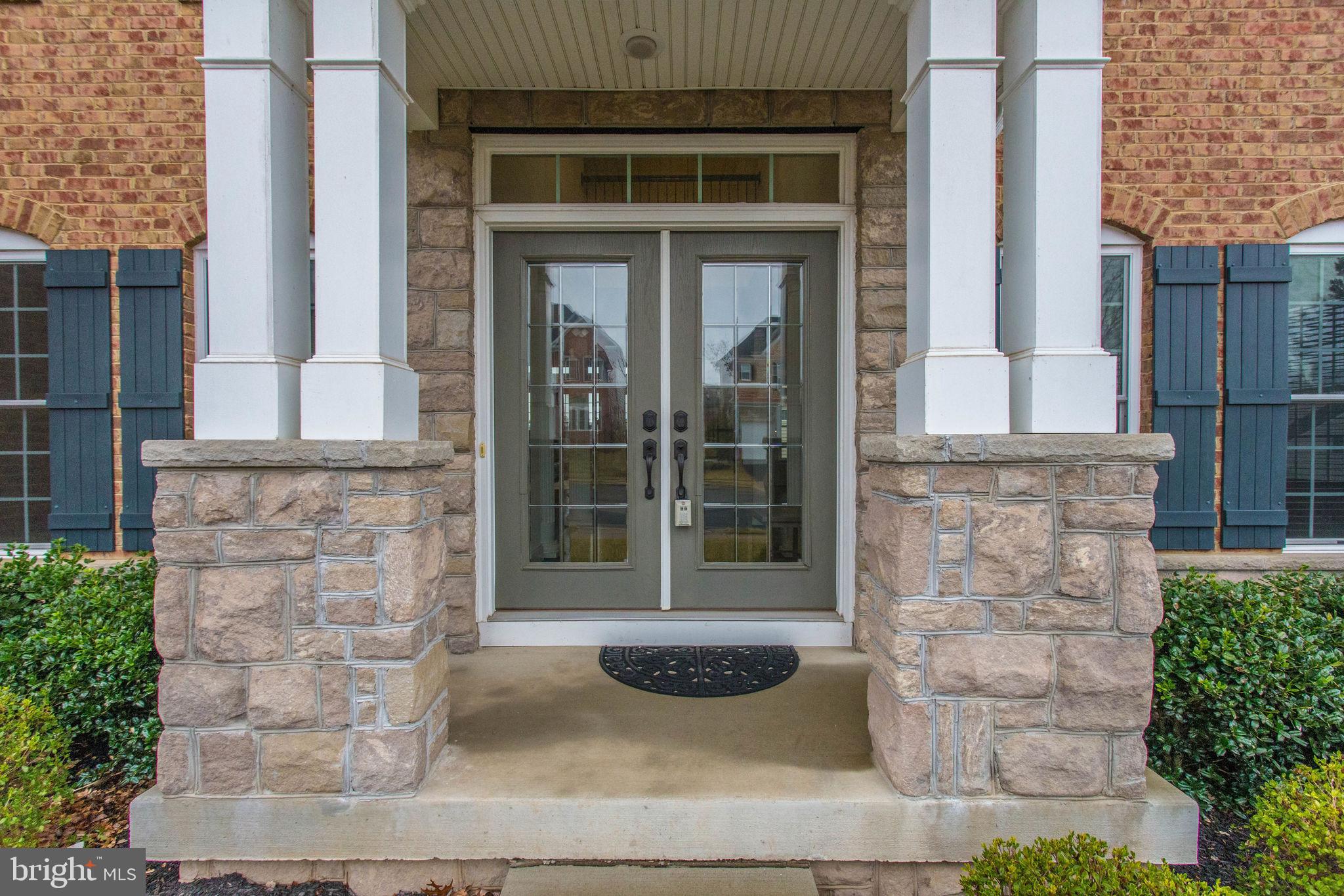 SEVEN HILLS - Residential