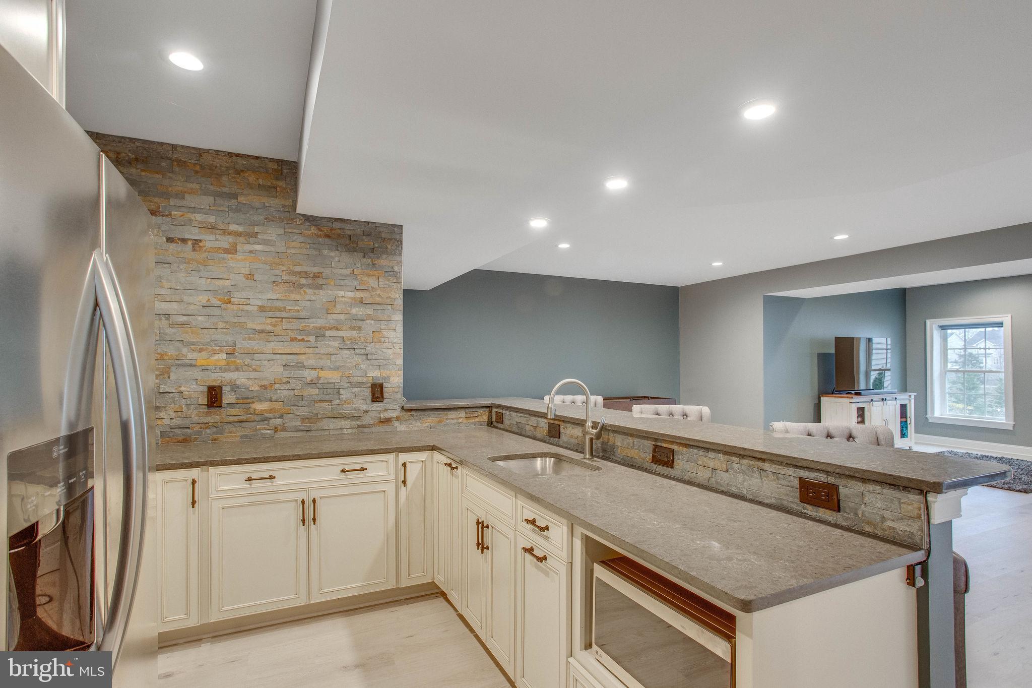 SEVEN HILLS - Residential