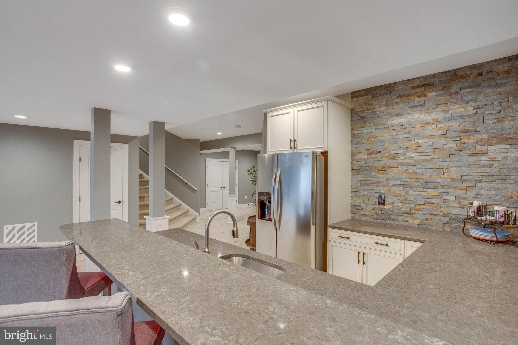 SEVEN HILLS - Residential