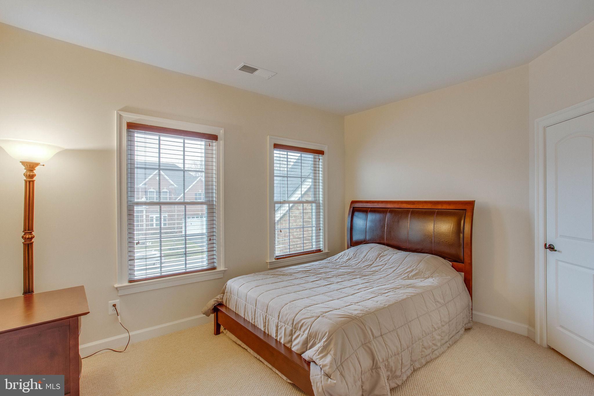 SEVEN HILLS - Residential