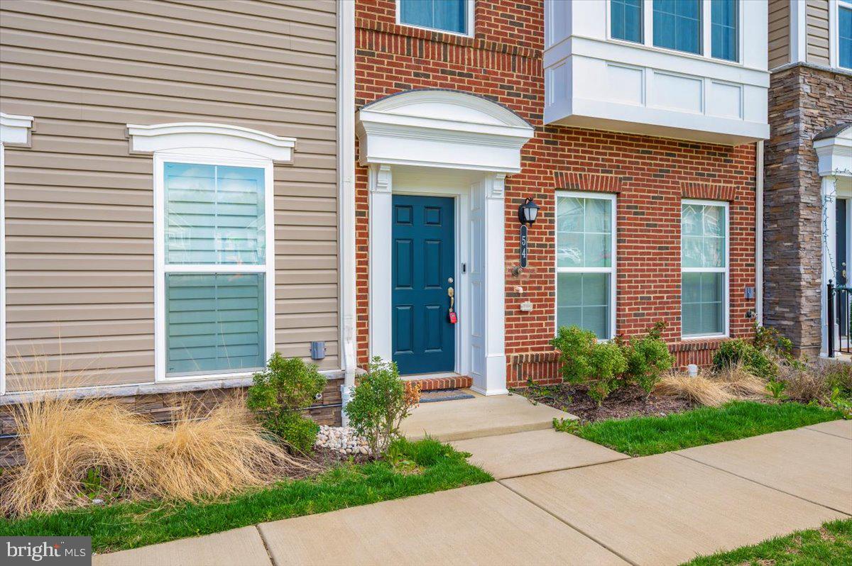 54 GARDEN MEADOW PLACE