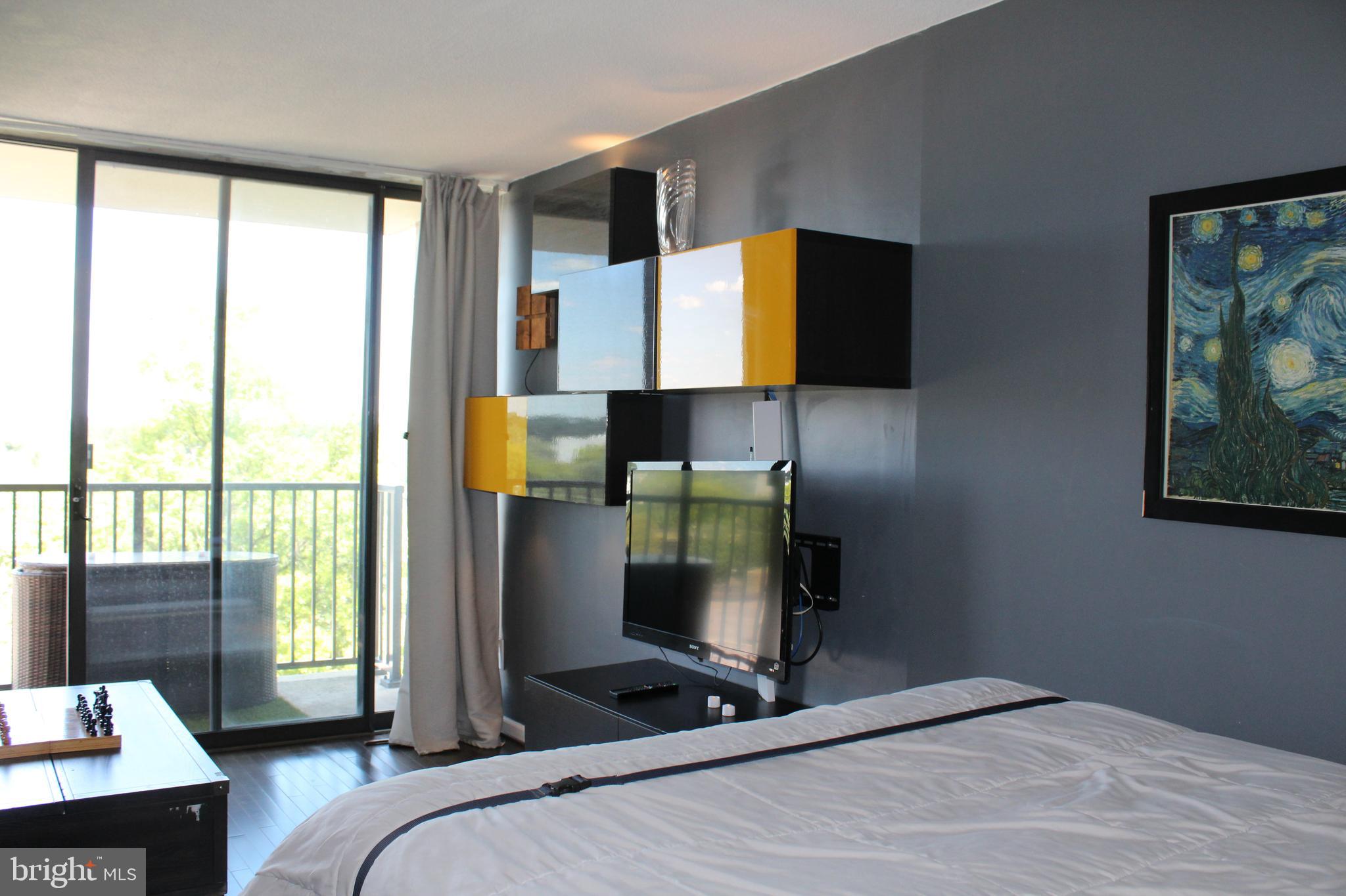 4 MONROE STREET 4-801