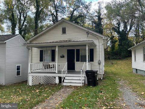 Homes For Rent - 109 E Pall Mall Street<br/> WINCHESTER, VA 22601