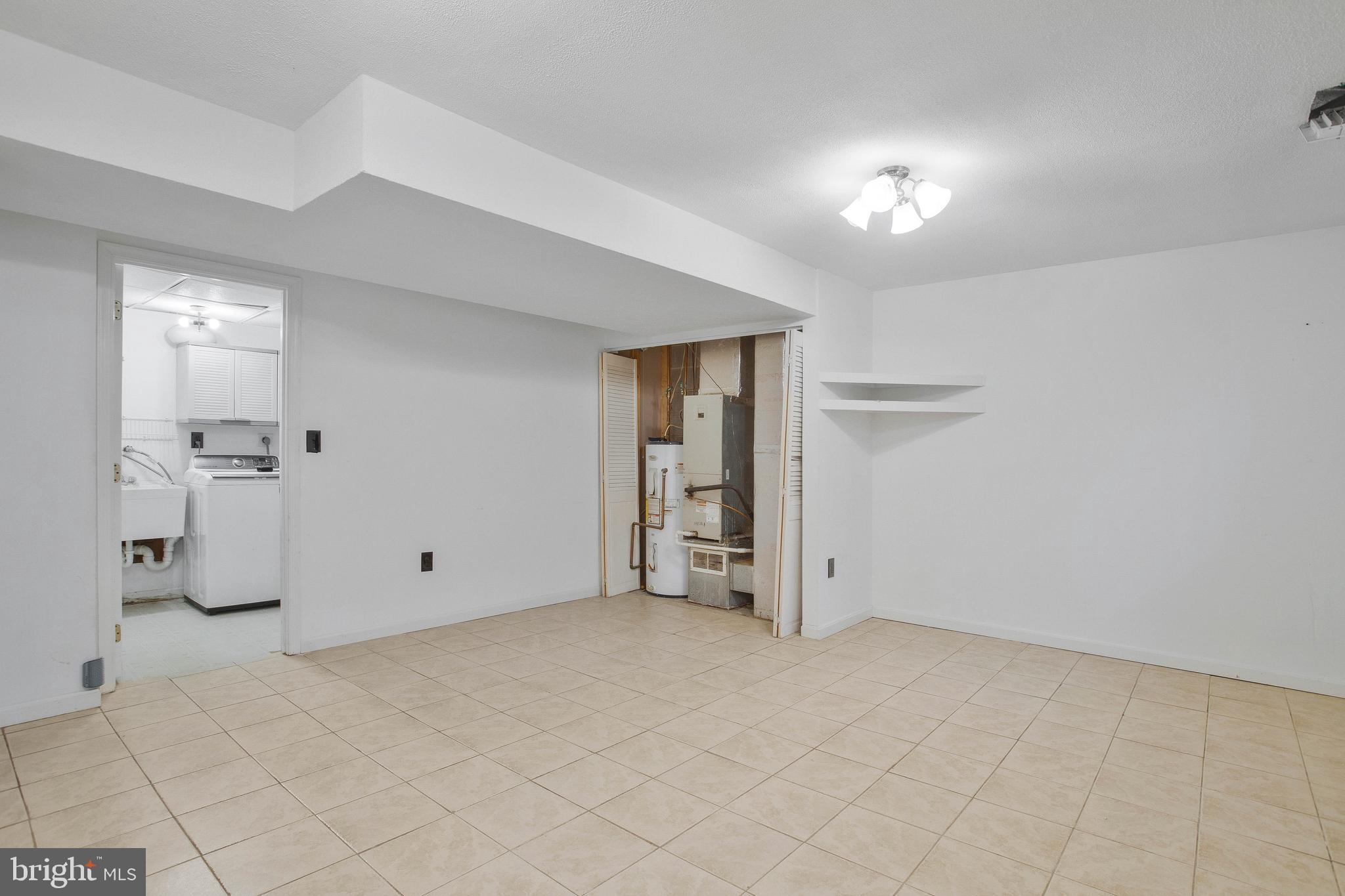 BEVERLY ESTATES - Residential