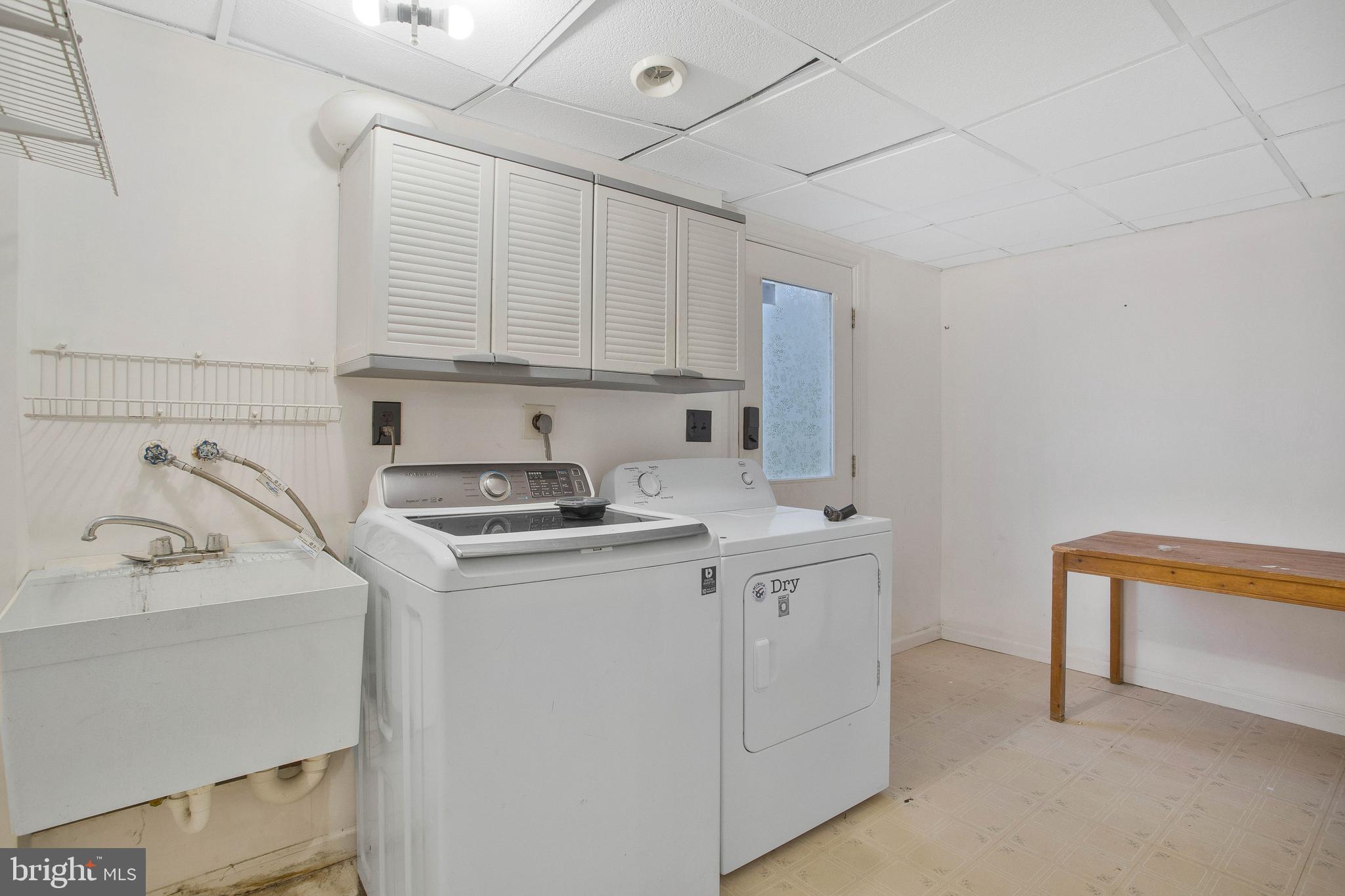 BEVERLY ESTATES - Residential