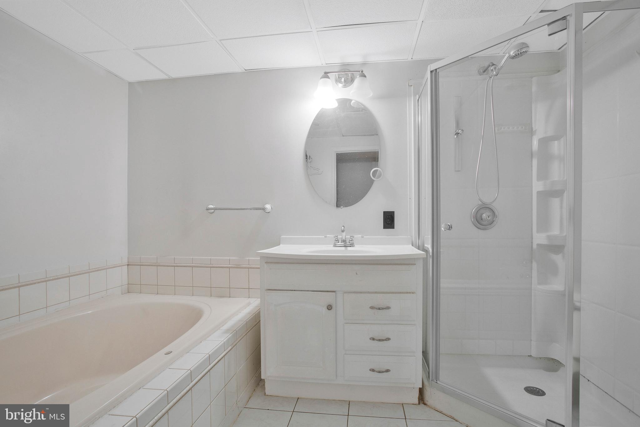 BEVERLY ESTATES - Residential