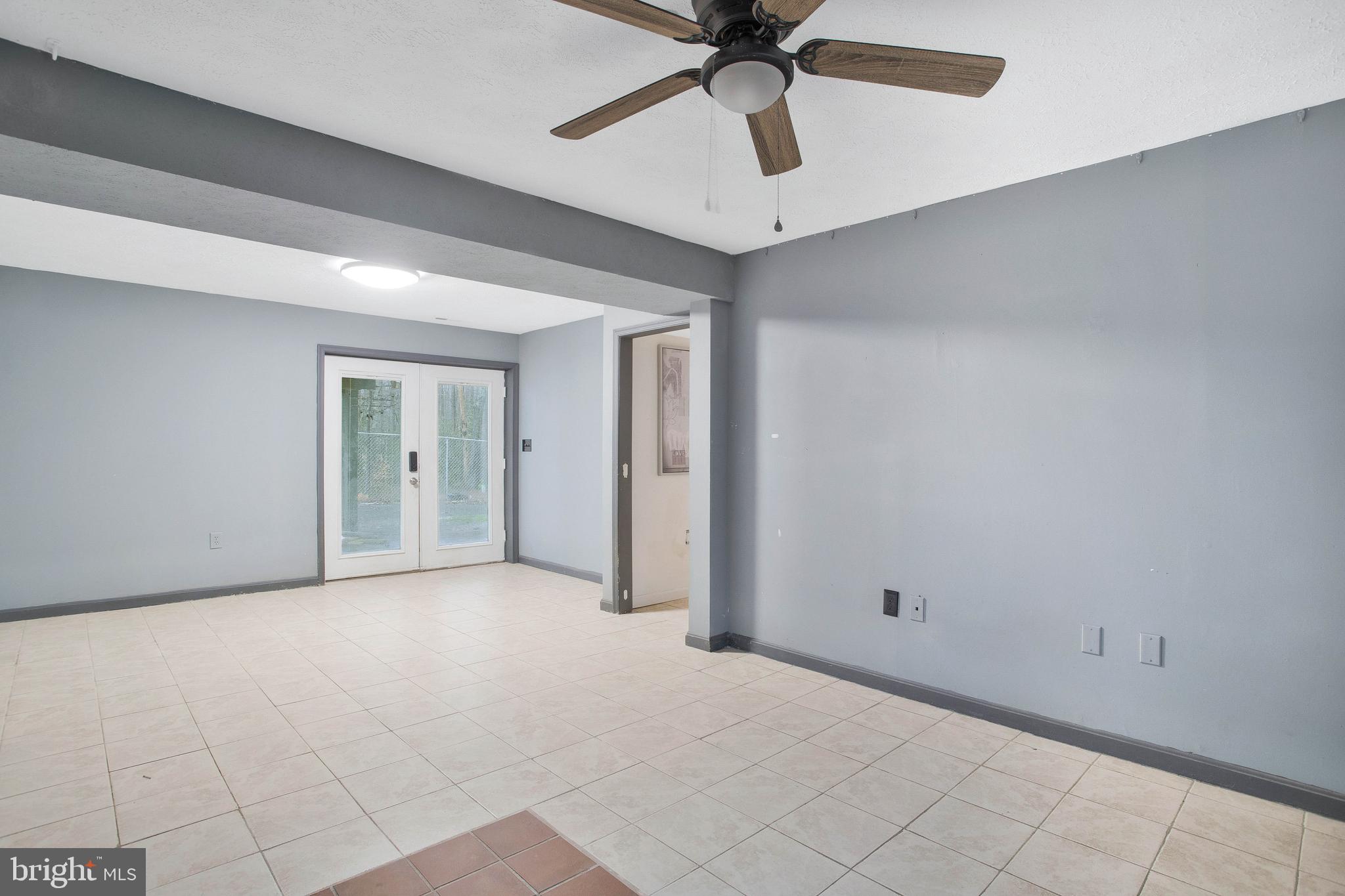 BEVERLY ESTATES - Residential