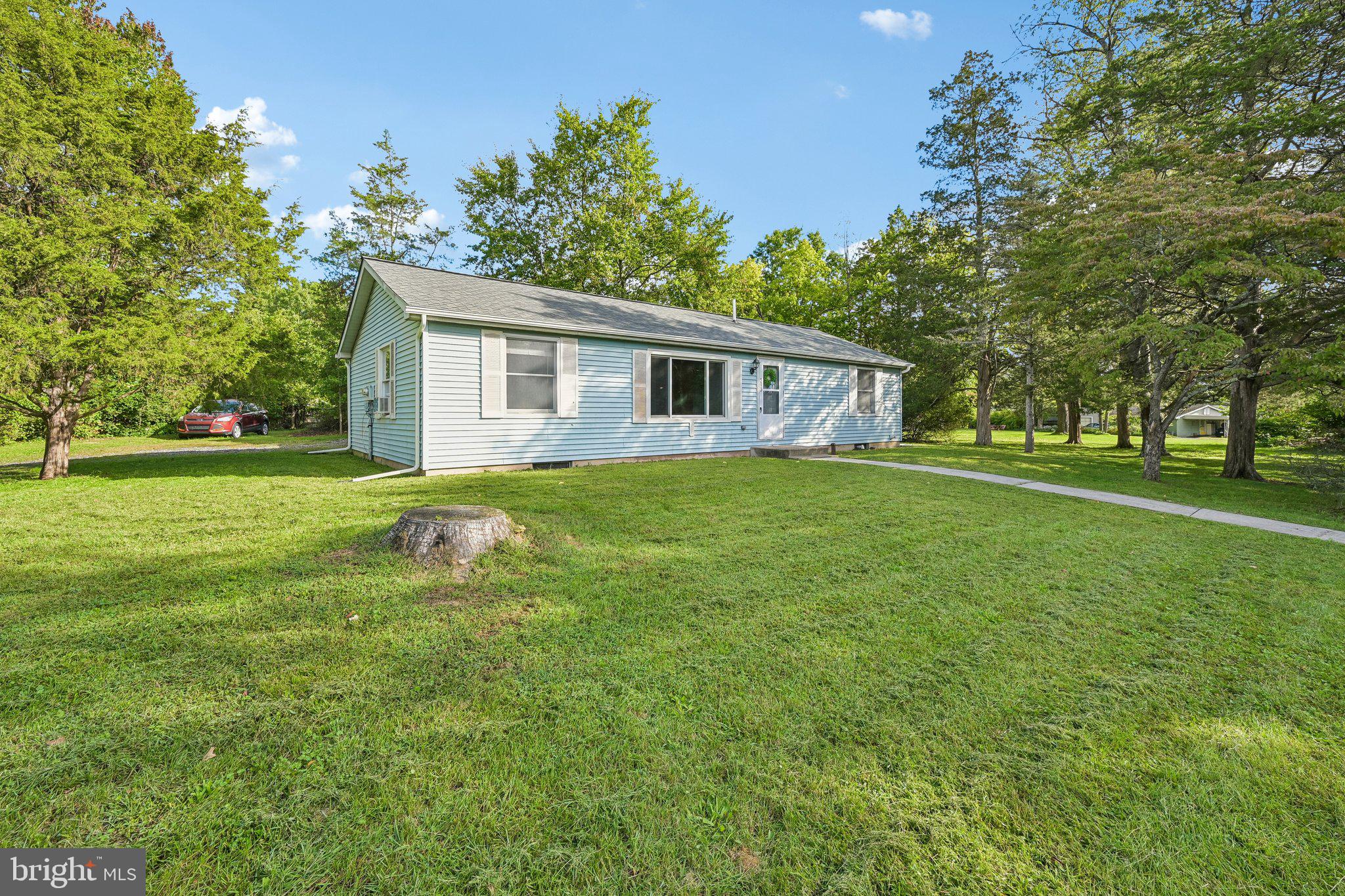 213 PLEASANTVIEW AVENUE