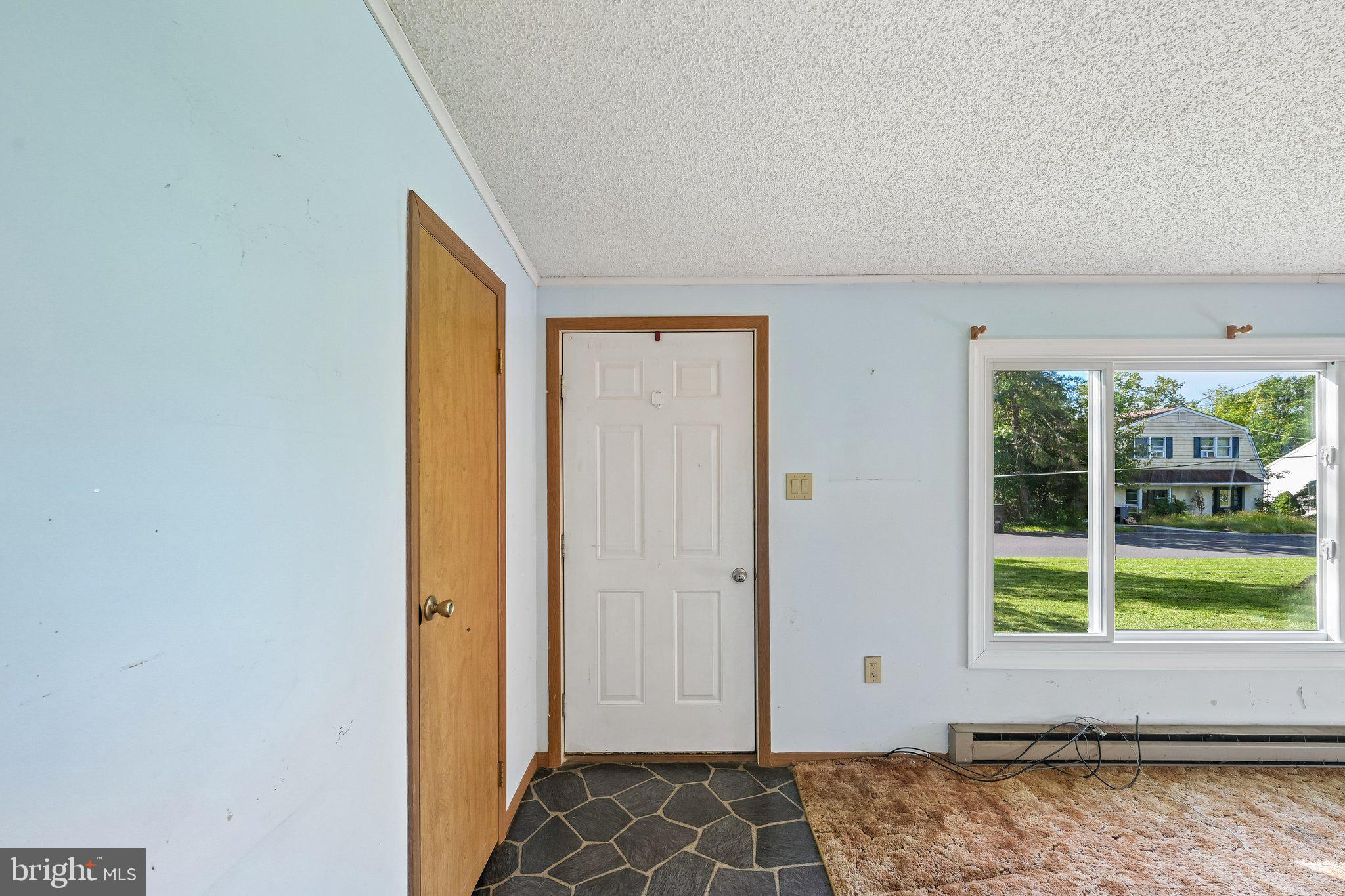 213 PLEASANTVIEW AVENUE