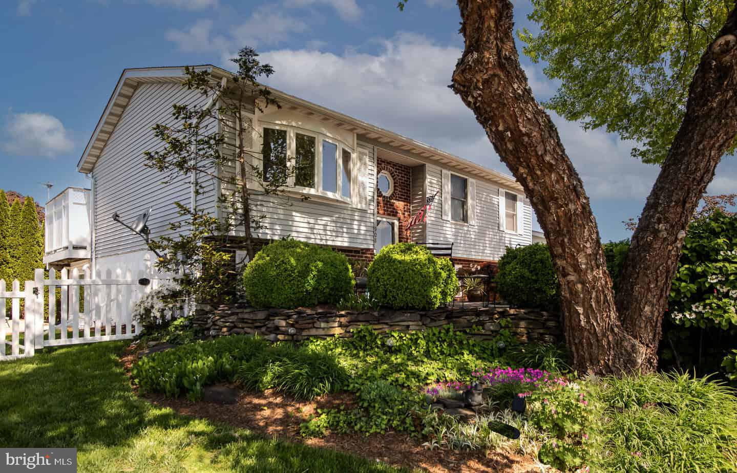 MT AIRY VILLAGE - Residential