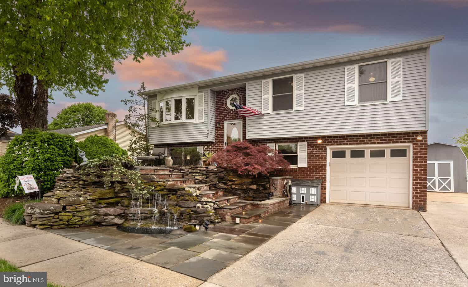 MT AIRY VILLAGE - Residential
