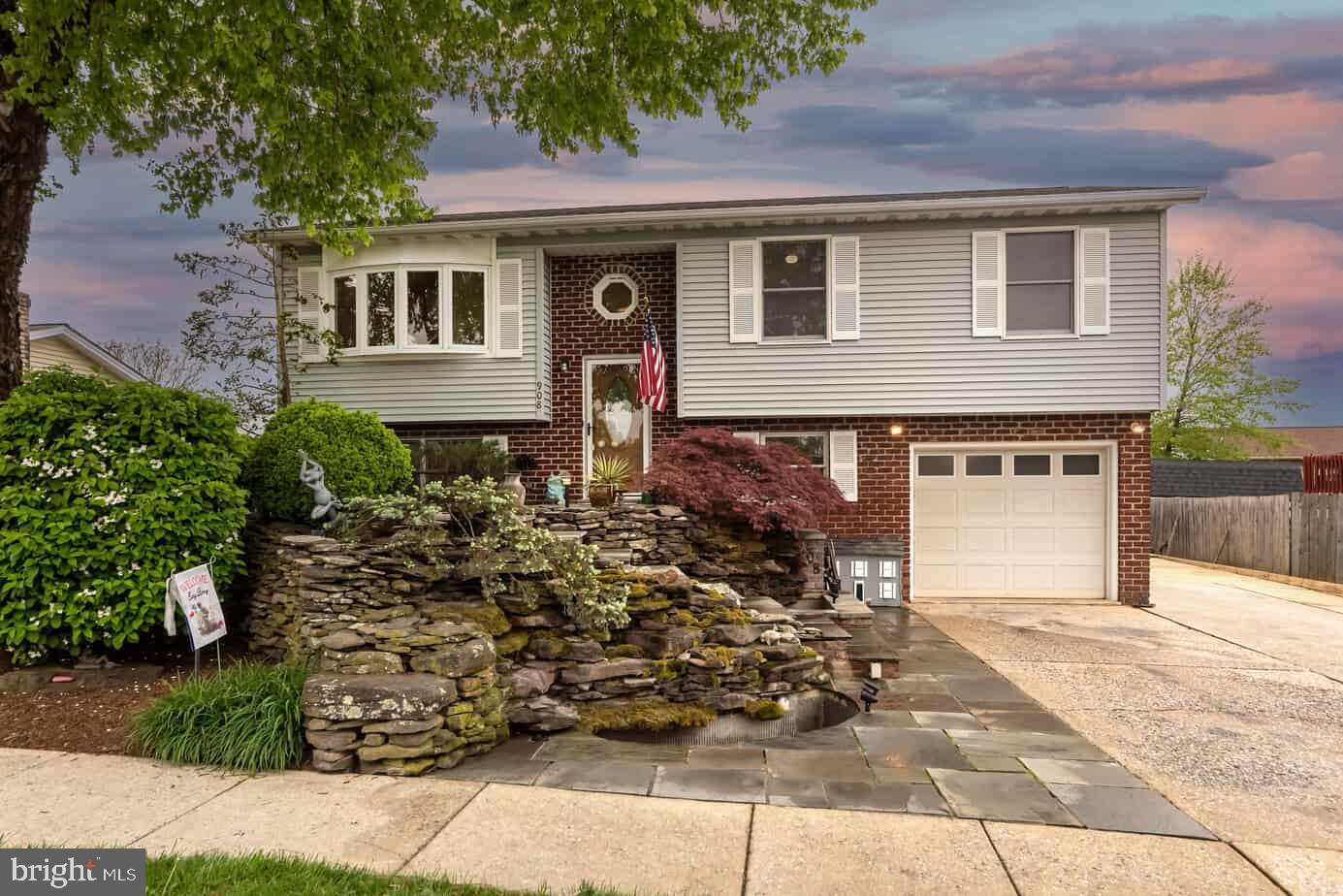 MT AIRY VILLAGE - Residential