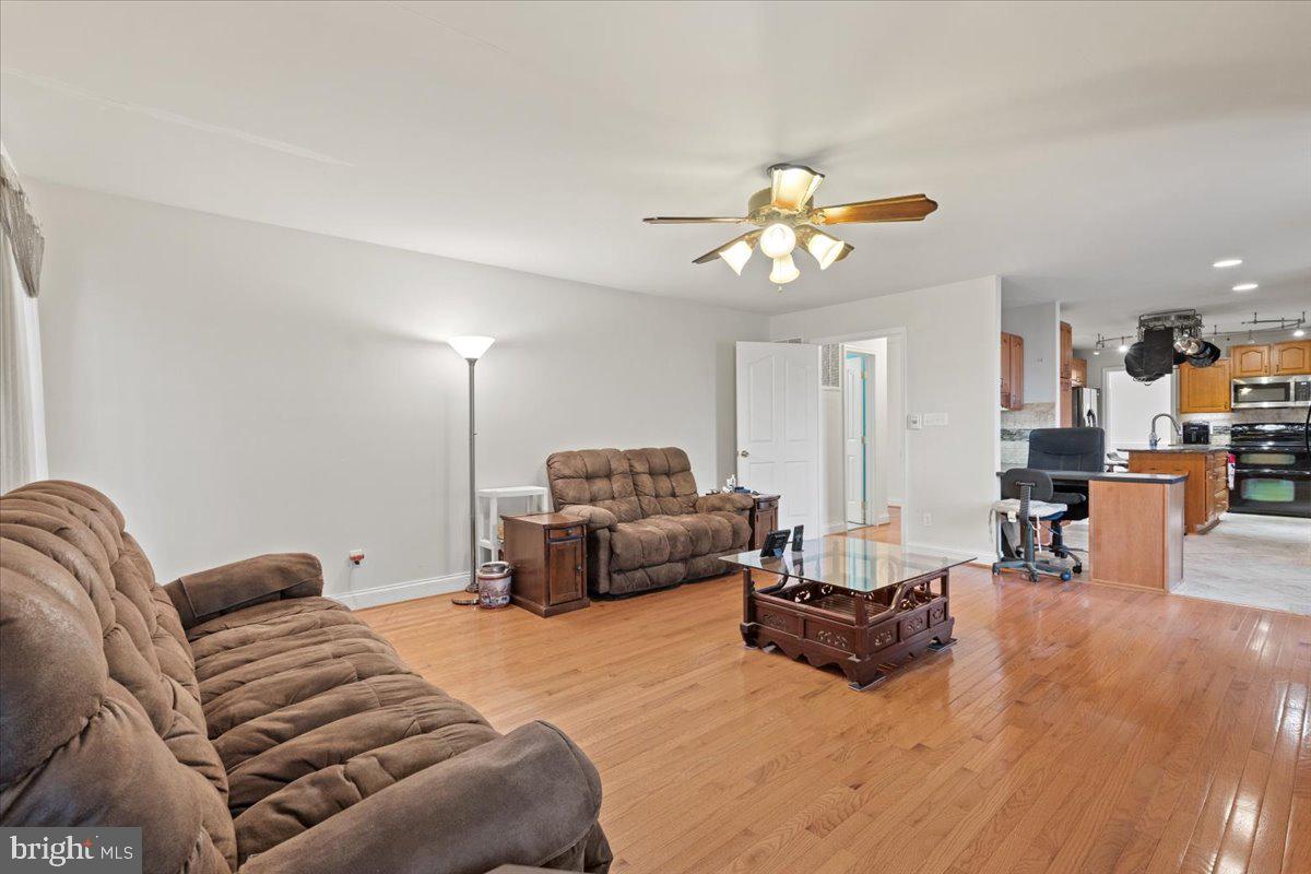 RIVERWOOD FARMS - Residential