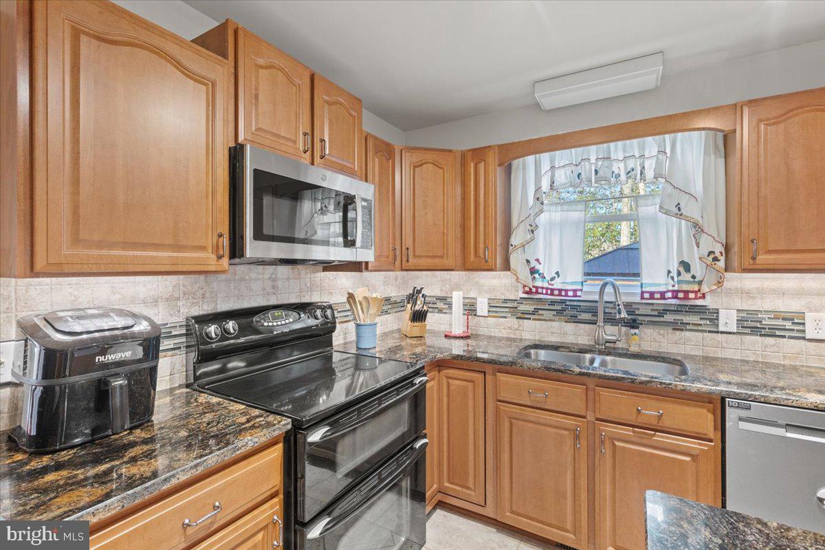 RIVERWOOD FARMS - Residential