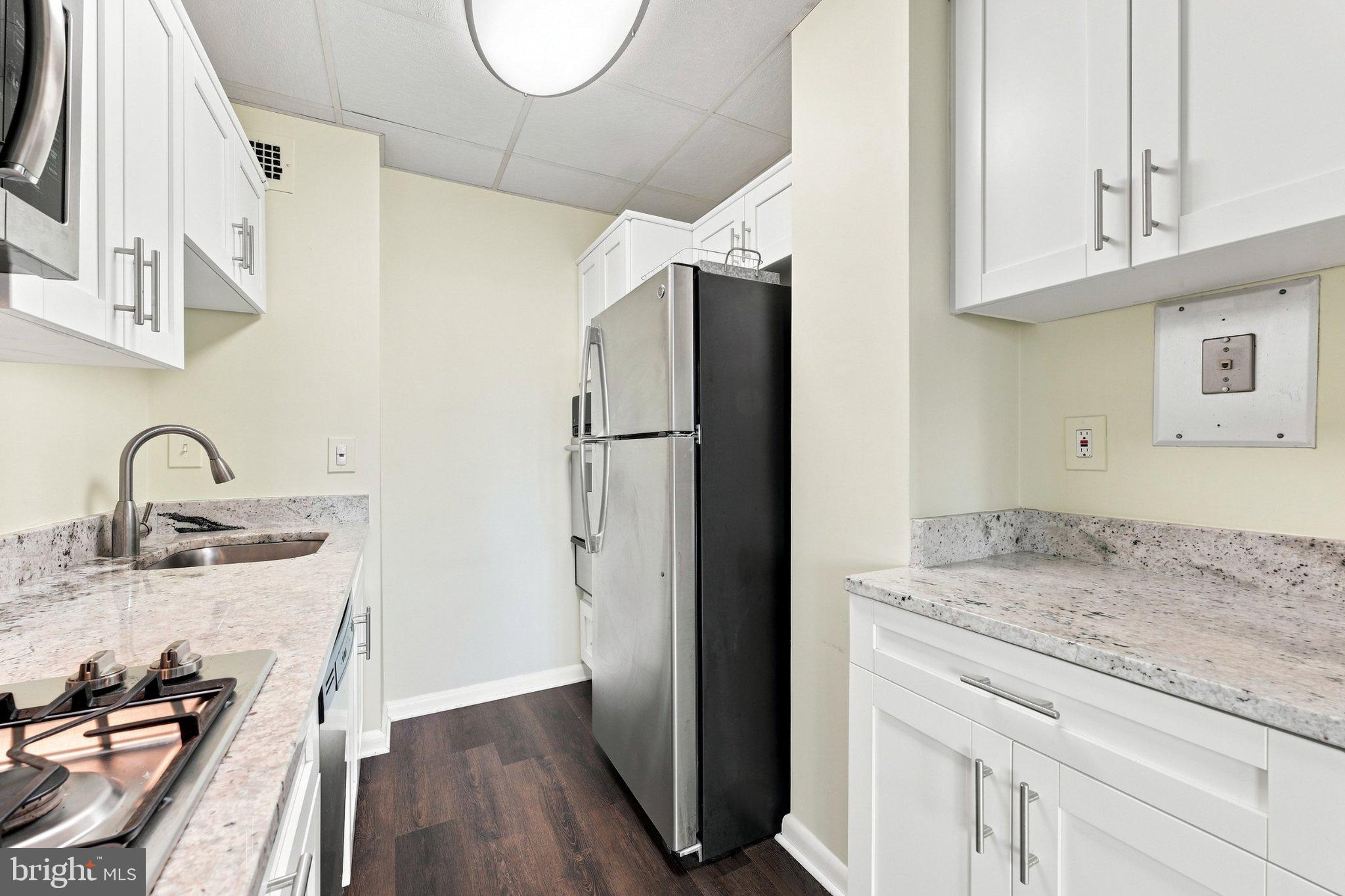 10401 GROSVENOR PLACE 1105