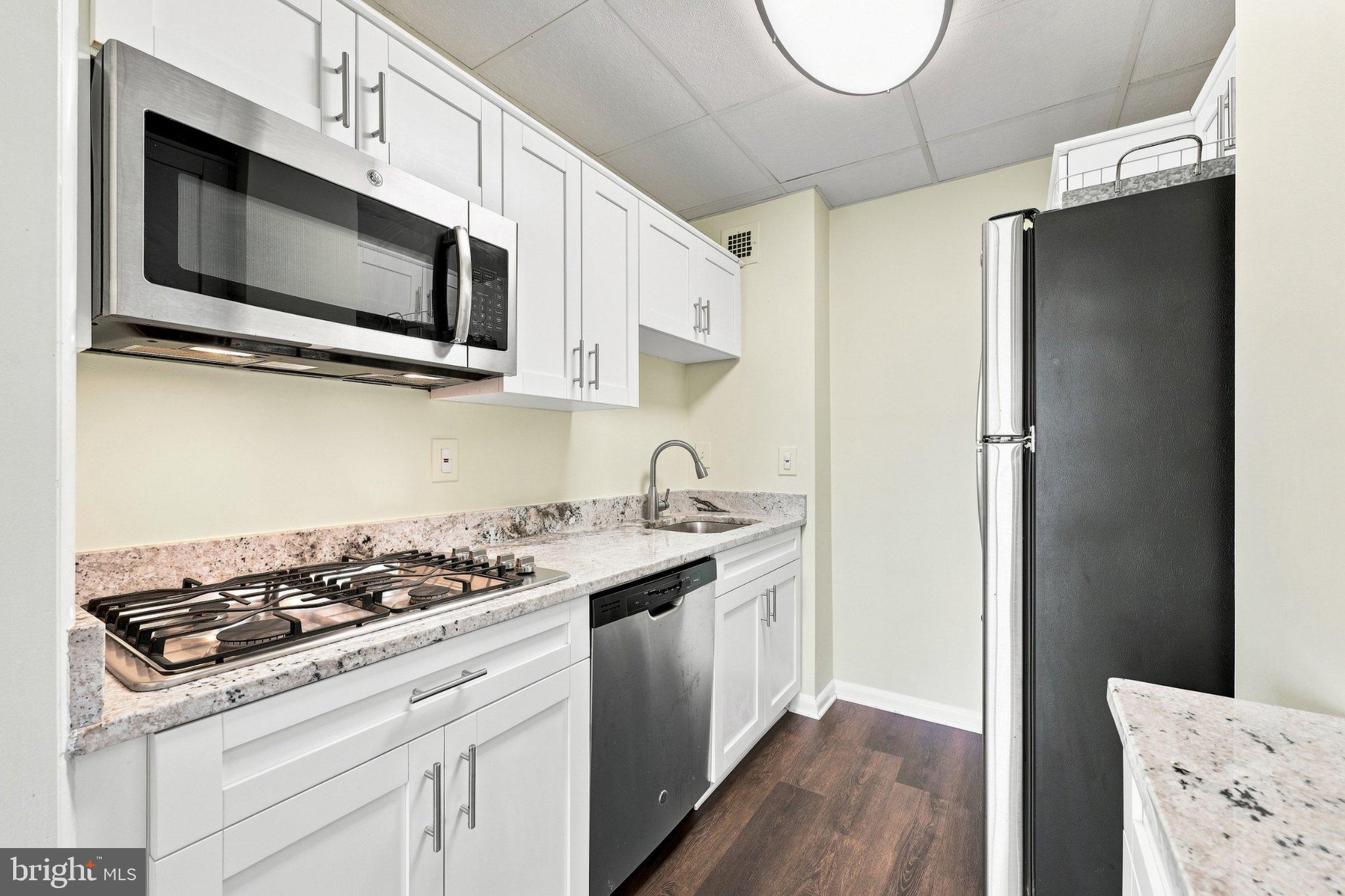 10401 GROSVENOR PLACE 1105