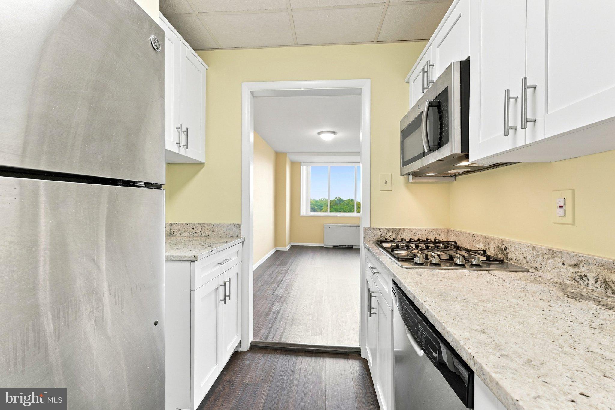 10401 GROSVENOR PLACE 1105
